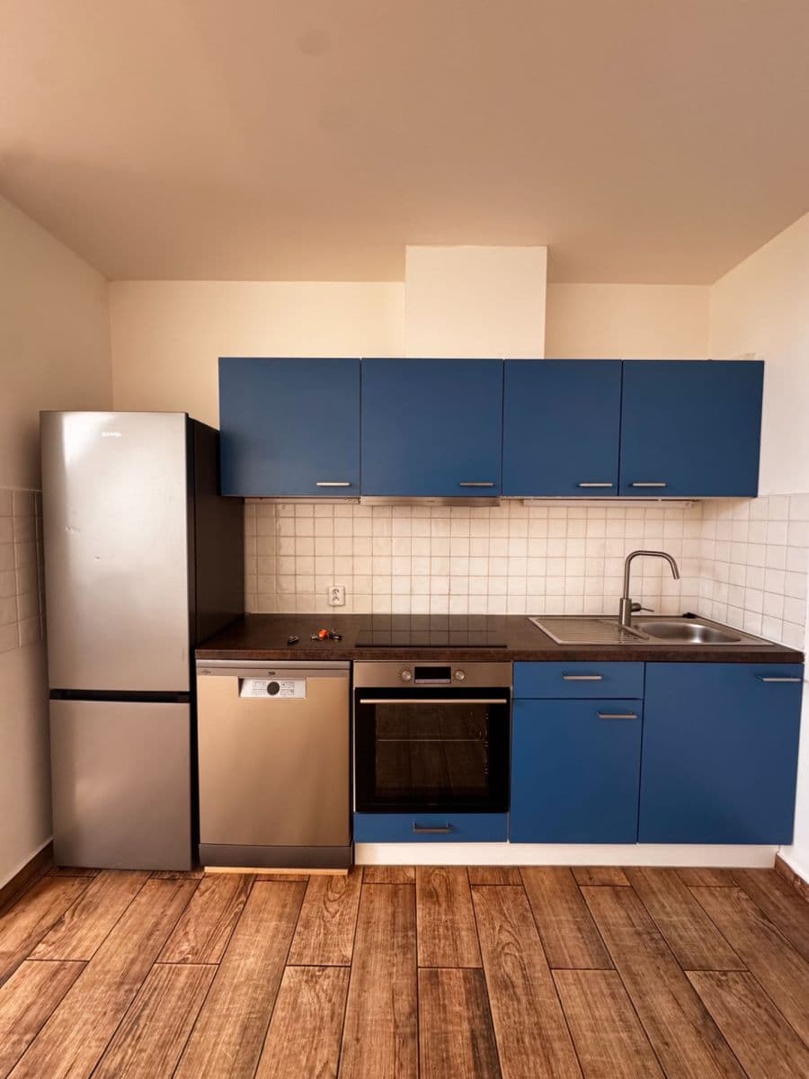 2 bedroom with open-plan kitchen flat to rent, 75 m², Semilská, Prague, Prague 2 bedroom with open-plan kitchen flat to rent, 75 m², Semilská, Prague, Prague