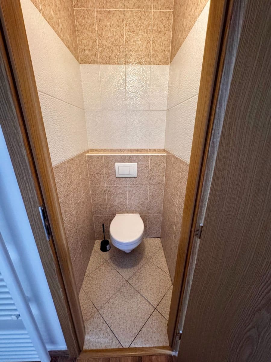 2 bedroom with open-plan kitchen flat to rent, 75 m², Semilská, Prague, Prague 2 bedroom with open-plan kitchen flat to rent, 75 m², Semilská, Prague, Prague