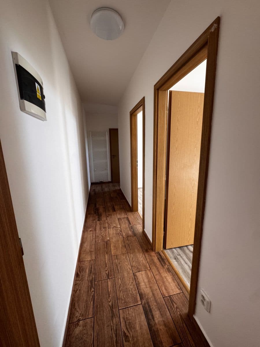 2 bedroom with open-plan kitchen flat to rent, 75 m², Semilská, Prague, Prague 2 bedroom with open-plan kitchen flat to rent, 75 m², Semilská, Prague, Prague