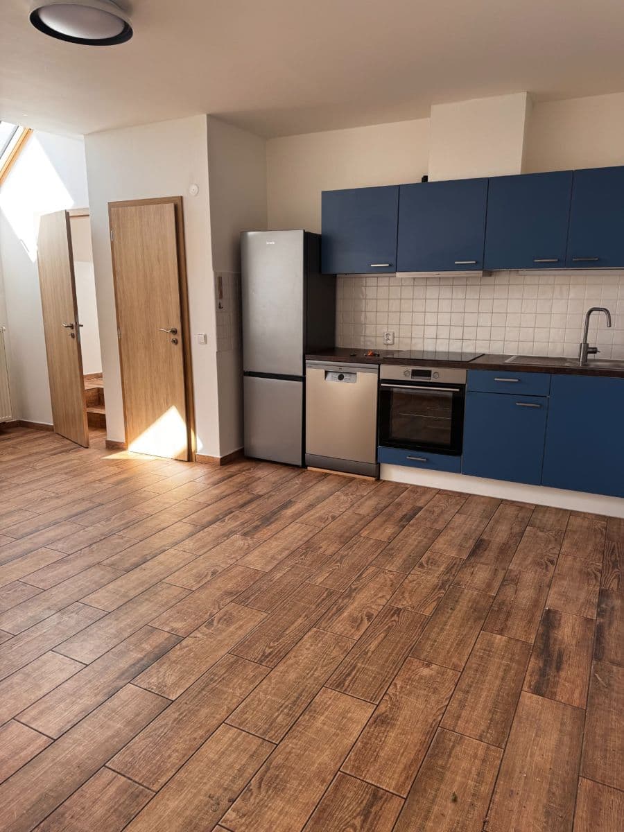 2 bedroom with open-plan kitchen flat to rent, 75 m², Semilská, Prague, Prague 2 bedroom with open-plan kitchen flat to rent, 75 m², Semilská, Prague, Prague