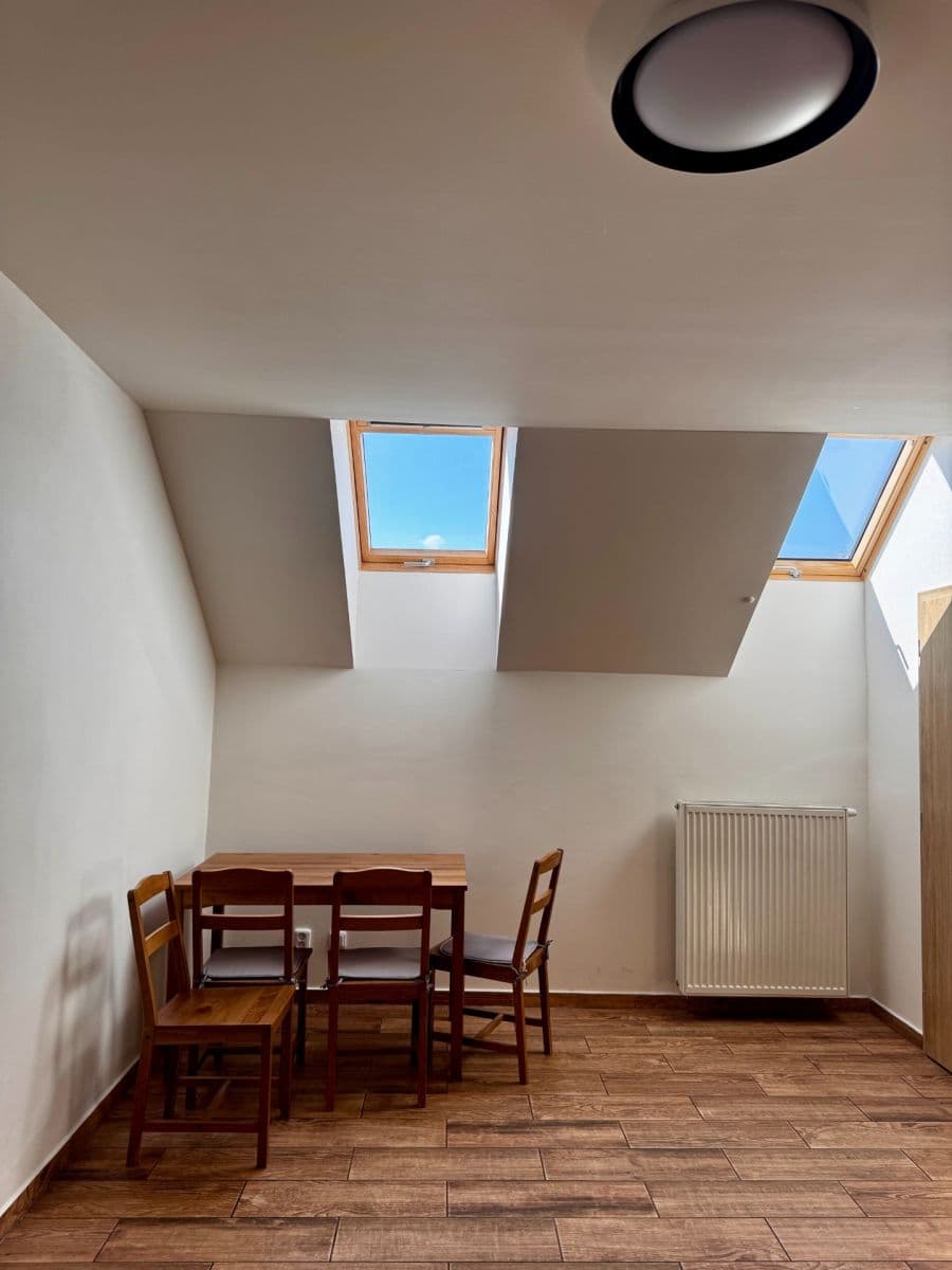 2 bedroom with open-plan kitchen flat to rent, 75 m², Semilská, Prague, Prague 2 bedroom with open-plan kitchen flat to rent, 75 m², Semilská, Prague, Prague