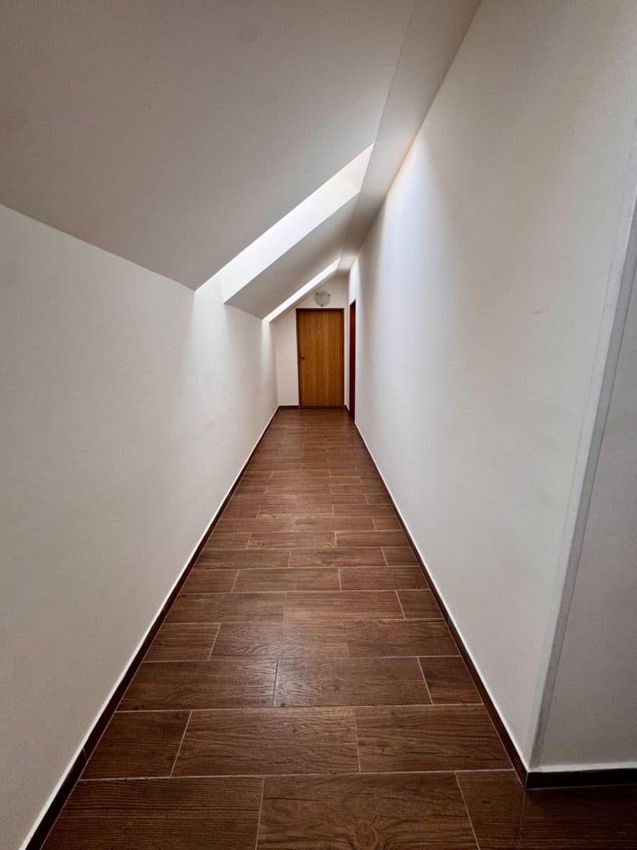 2 bedroom with open-plan kitchen flat to rent, 75 m², Semilská, Prague, Prague 2 bedroom with open-plan kitchen flat to rent, 75 m², Semilská, Prague, Prague
