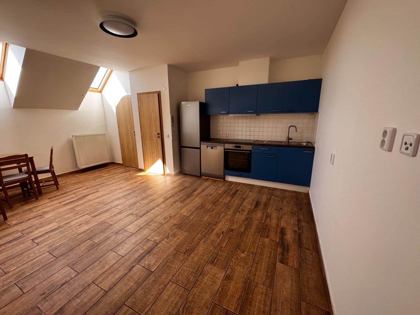 2 bedroom with open-plan kitchen flat to rent, 75 m², Semilská, Prague, Prague 2 bedroom with open-plan kitchen flat to rent, 75 m², Semilská, Prague, Prague