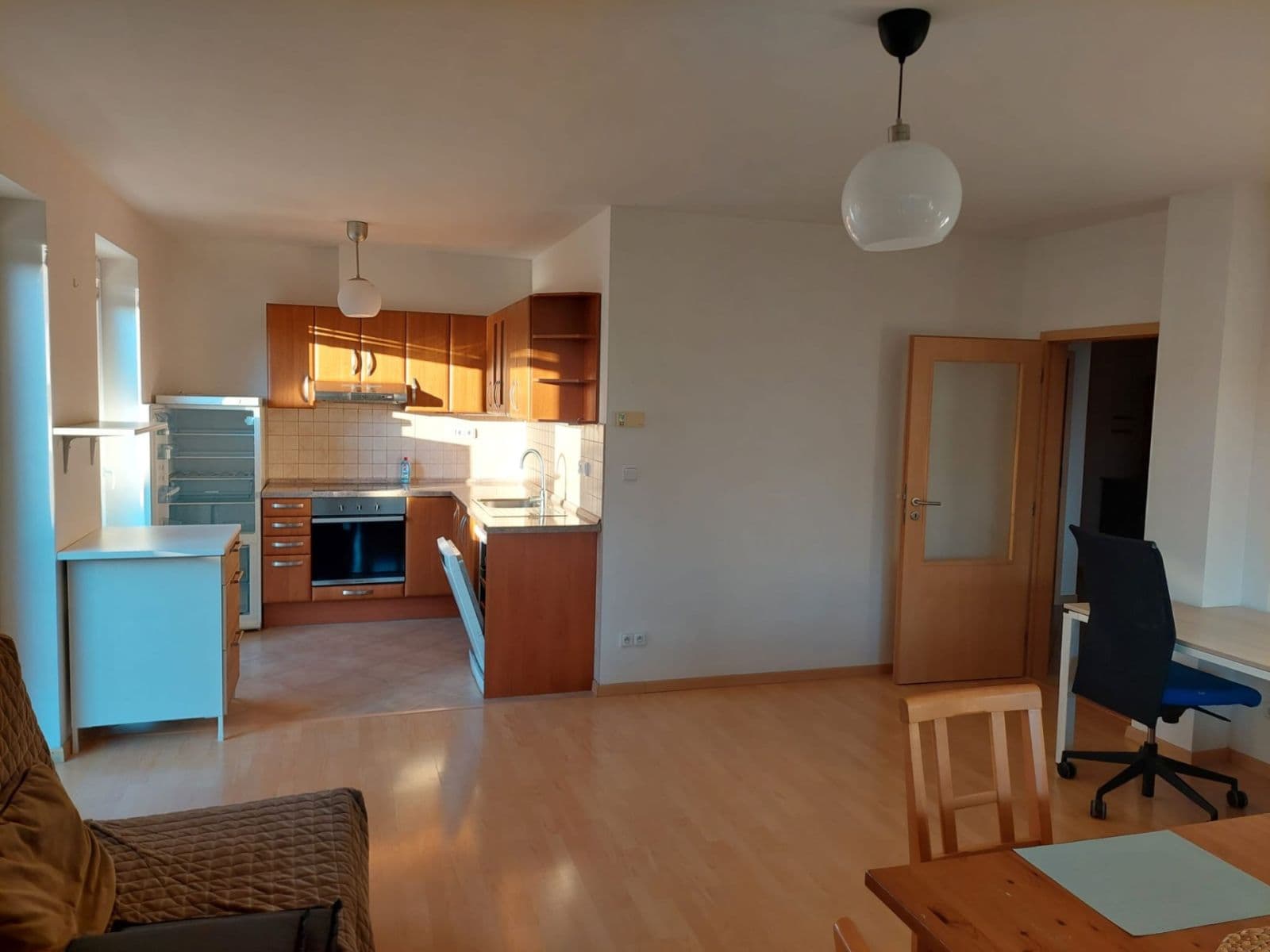 2 bedroom with open-plan kitchen flat to rent, 85 m², Za Podjezdem, Prague, Prague 2 bedroom with open-plan kitchen flat to rent, 85 m², Za Podjezdem, Prague, Prague