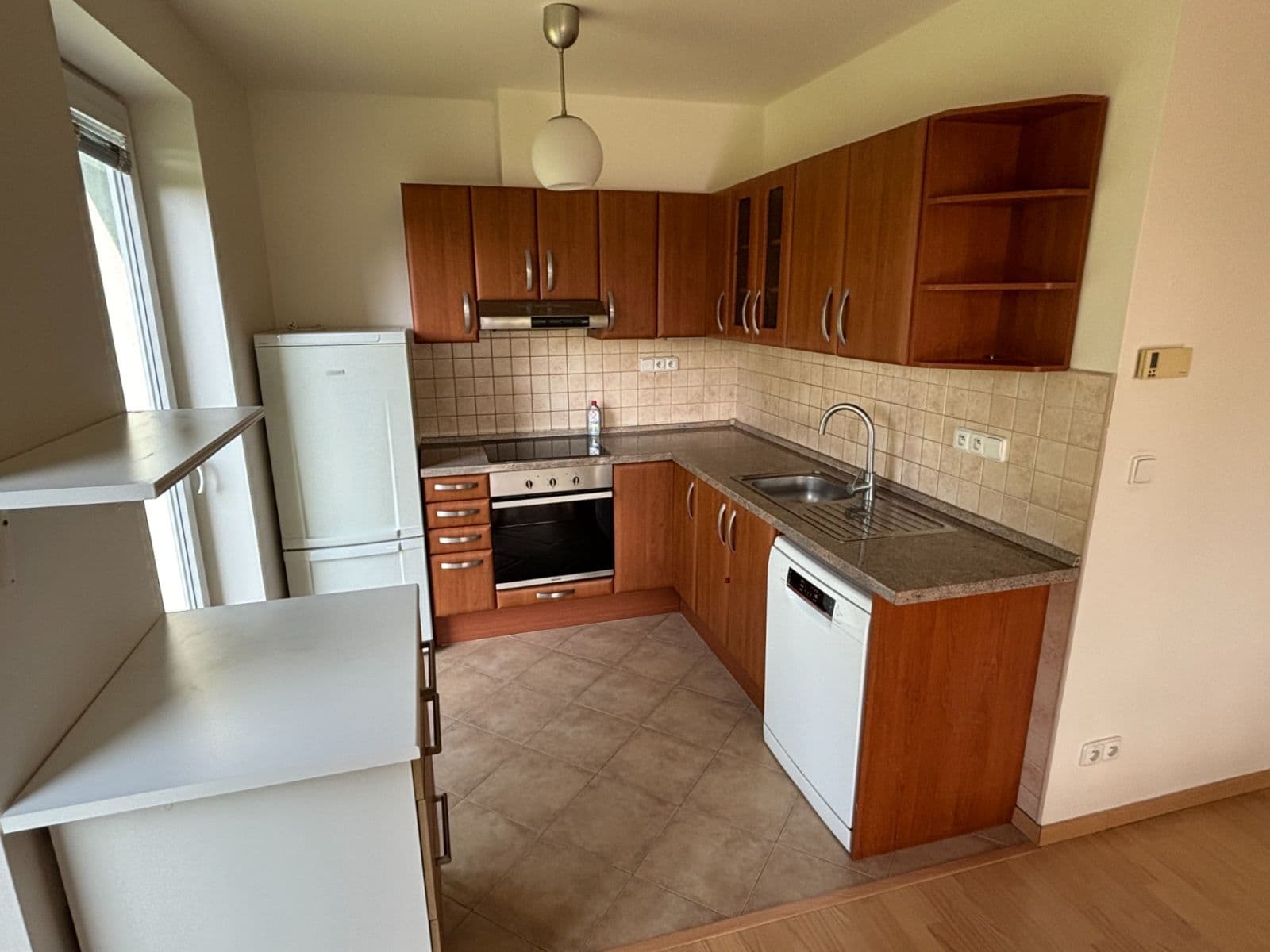 2 bedroom with open-plan kitchen flat to rent, 85 m², Za Podjezdem, Prague, Prague 2 bedroom with open-plan kitchen flat to rent, 85 m², Za Podjezdem, Prague, Prague