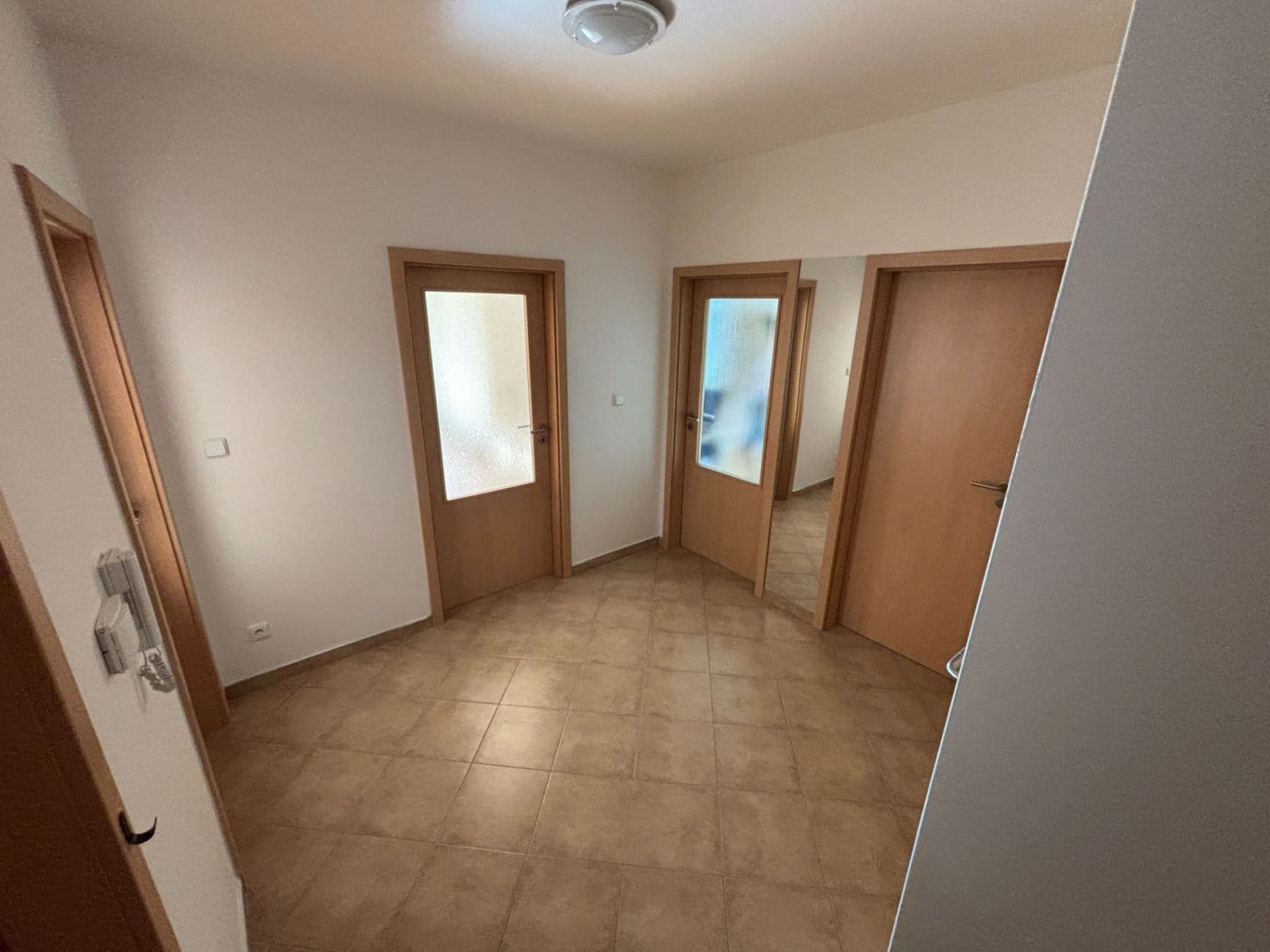 2 bedroom with open-plan kitchen flat to rent, 85 m², Za Podjezdem, Prague, Prague 2 bedroom with open-plan kitchen flat to rent, 85 m², Za Podjezdem, Prague, Prague