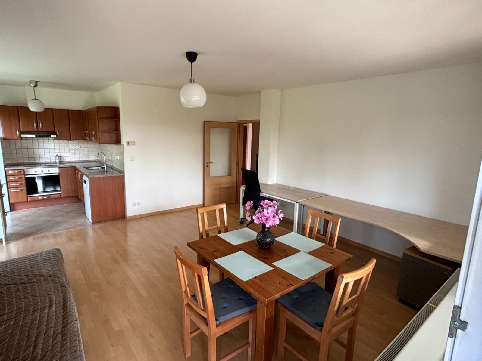 2 bedroom with open-plan kitchen flat to rent, 85 m², Za Podjezdem, Prague, Prague 2 bedroom with open-plan kitchen flat to rent, 85 m², Za Podjezdem, Prague, Prague