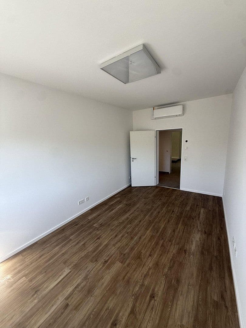 office to rent, 99 m², Nidderau, Hesse office to rent, 99 m², Nidderau, Hesse