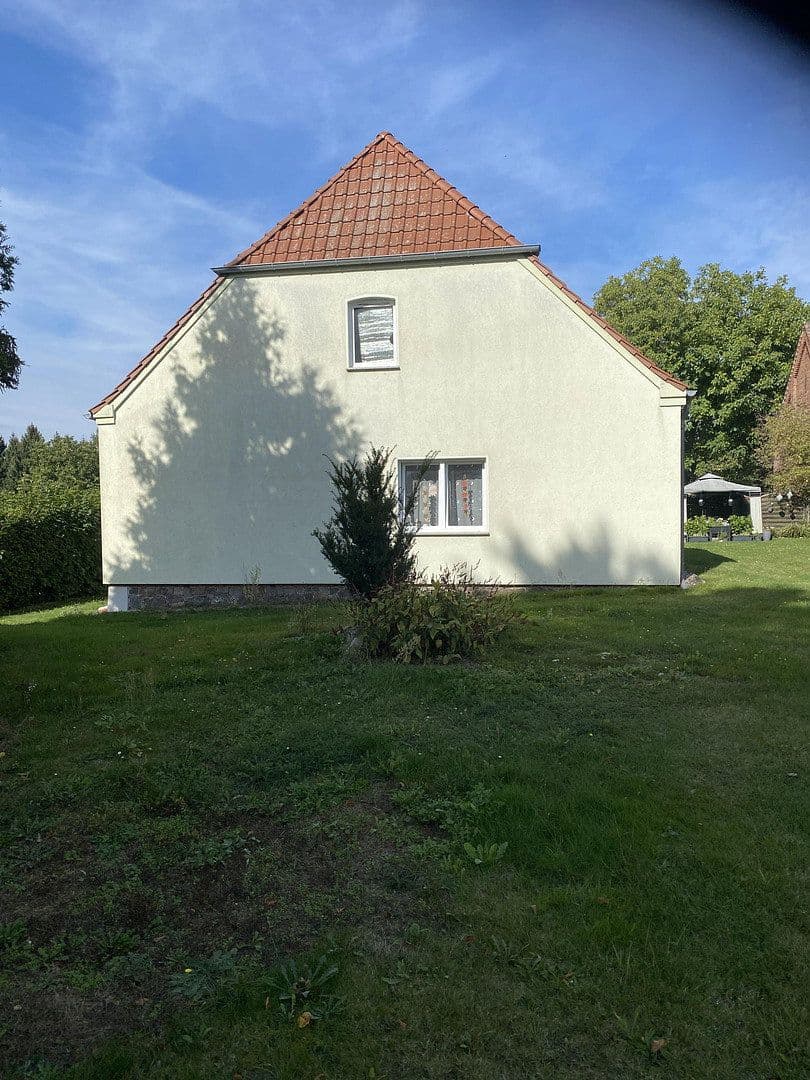 house for sale, 258 m², Retzower Strasse 21, Mirow, Mecklenburg-Vorpommern house for sale, 258 m², Retzower Strasse 21, Mirow, Mecklenburg-Vorpommern