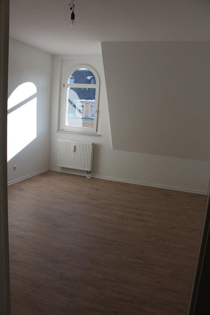 3 bedroom with open-plan kitchen flat to rent, 107 m², Friedrich-Engels-Straße 49, Zwickau, Saxony 3 bedroom with open-plan kitchen flat to rent, 107 m², Friedrich-Engels-Straße 49, Zwickau, Saxony