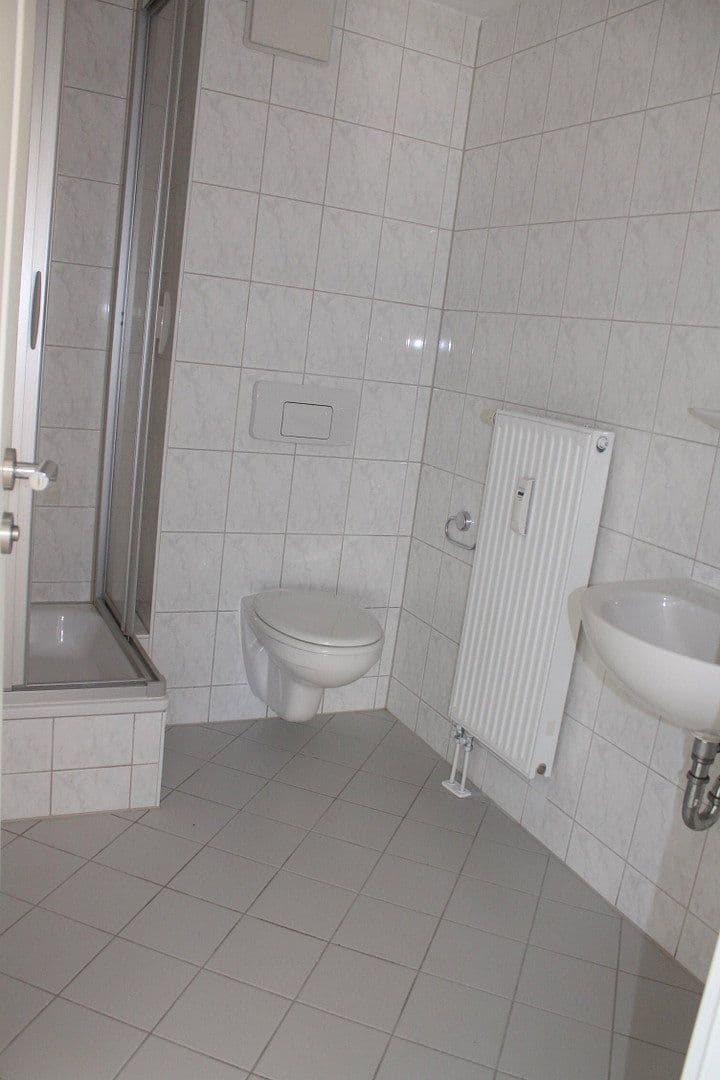 3 bedroom with open-plan kitchen flat to rent, 107 m², Friedrich-Engels-Straße 49, Zwickau, Saxony 3 bedroom with open-plan kitchen flat to rent, 107 m², Friedrich-Engels-Straße 49, Zwickau, Saxony