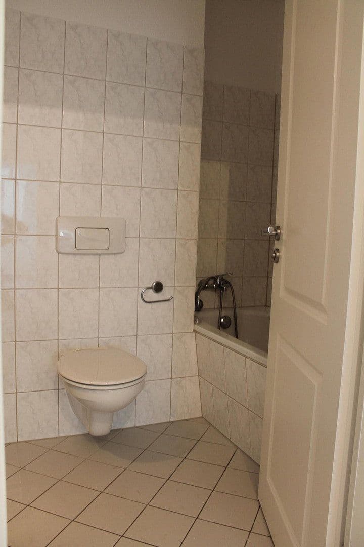 3 bedroom with open-plan kitchen flat to rent, 107 m², Friedrich-Engels-Straße 49, Zwickau, Saxony 3 bedroom with open-plan kitchen flat to rent, 107 m², Friedrich-Engels-Straße 49, Zwickau, Saxony