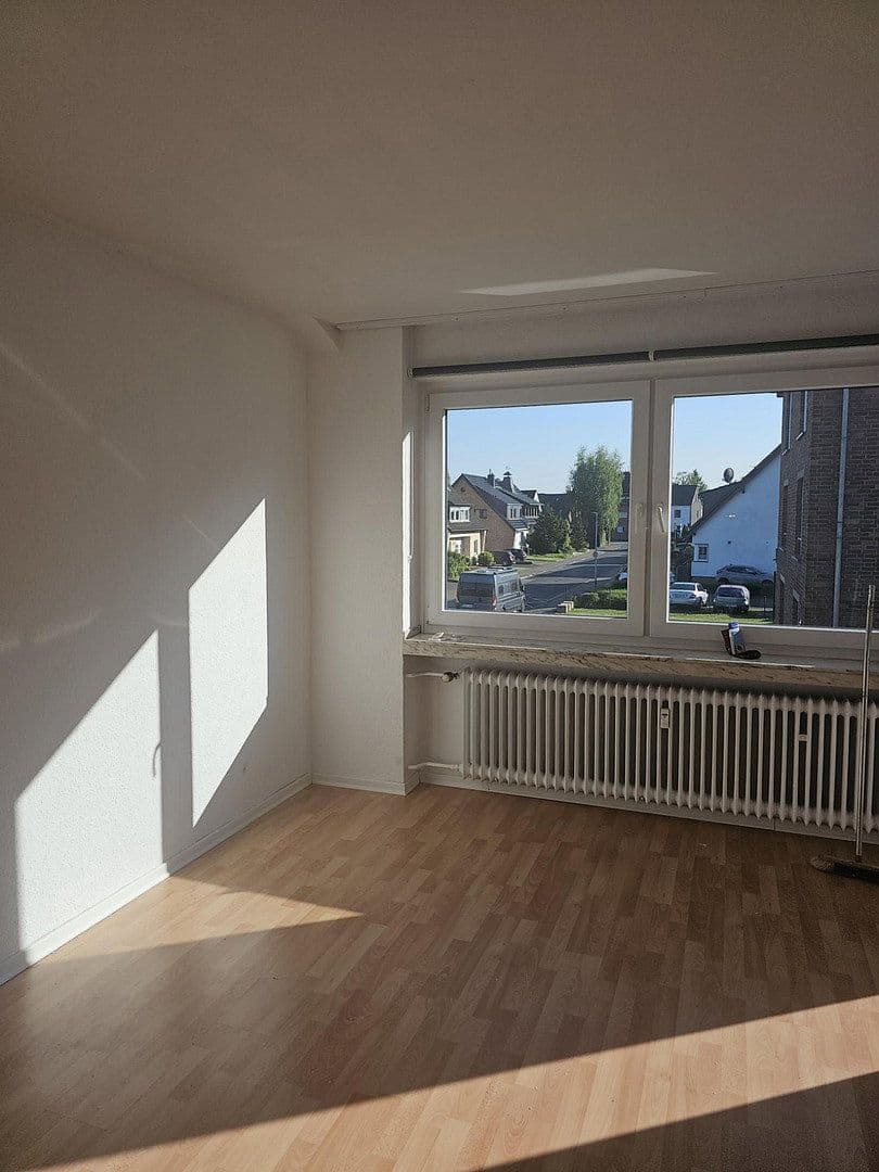 1 bedroom with open-plan kitchen flat to rent, 68 m², Dormagen, North Rhine-Westphalia 1 bedroom with open-plan kitchen flat to rent, 68 m², Dormagen, North Rhine-Westphalia