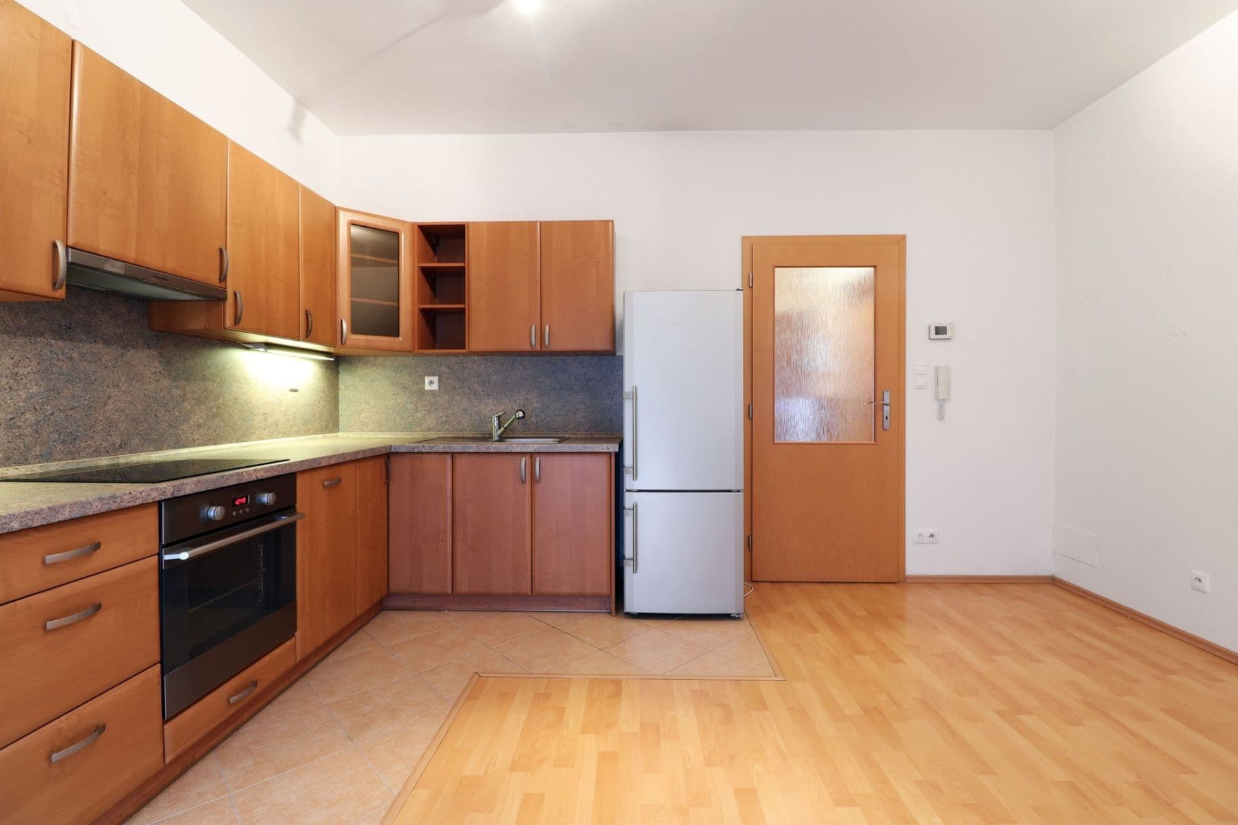 1 bedroom with open-plan kitchen flat to rent, 42 m², Meteorologická, Prague, Prague 1 bedroom with open-plan kitchen flat to rent, 42 m², Meteorologická, Prague, Prague
