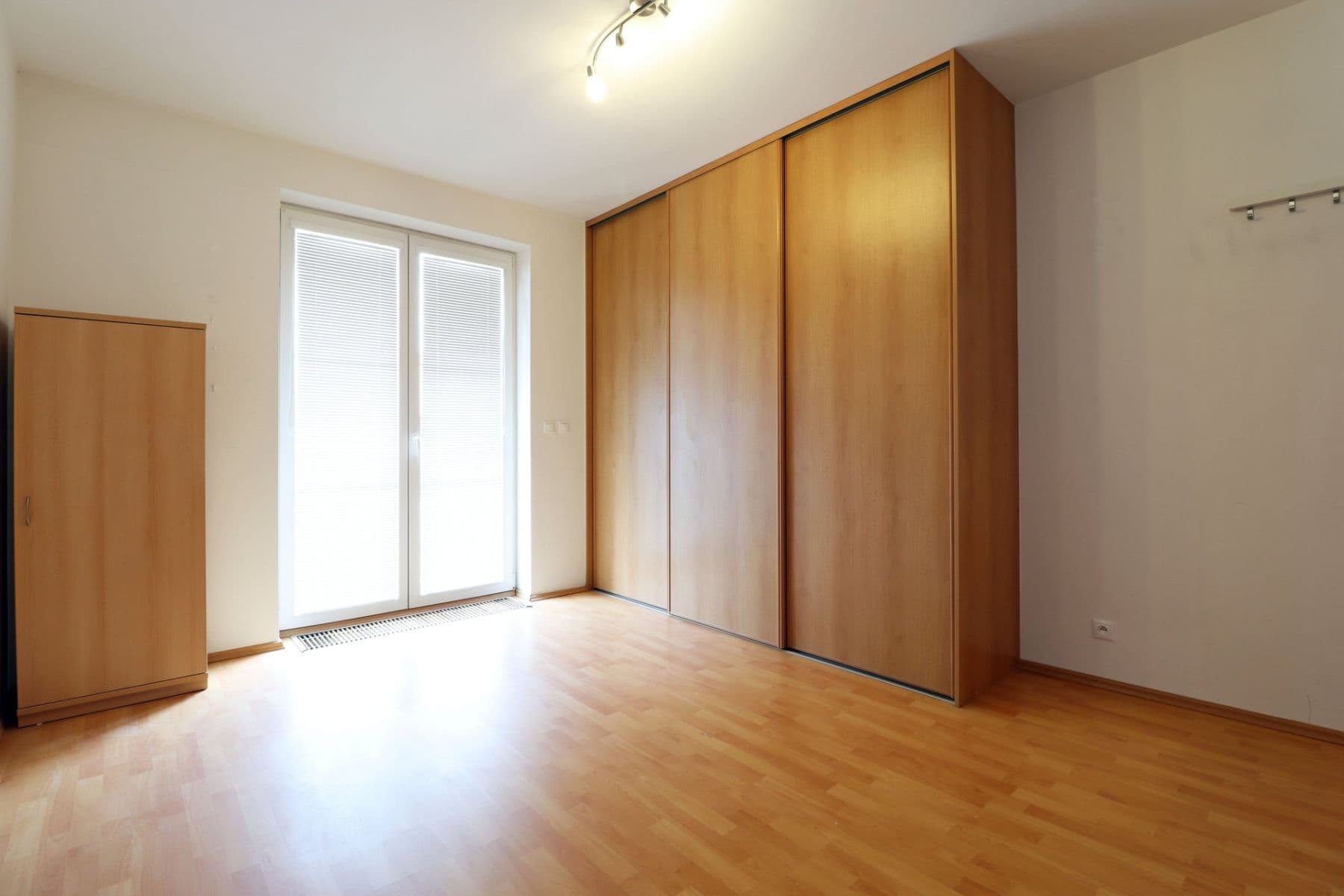 1 bedroom with open-plan kitchen flat to rent, 42 m², Meteorologická, Prague, Prague 1 bedroom with open-plan kitchen flat to rent, 42 m², Meteorologická, Prague, Prague