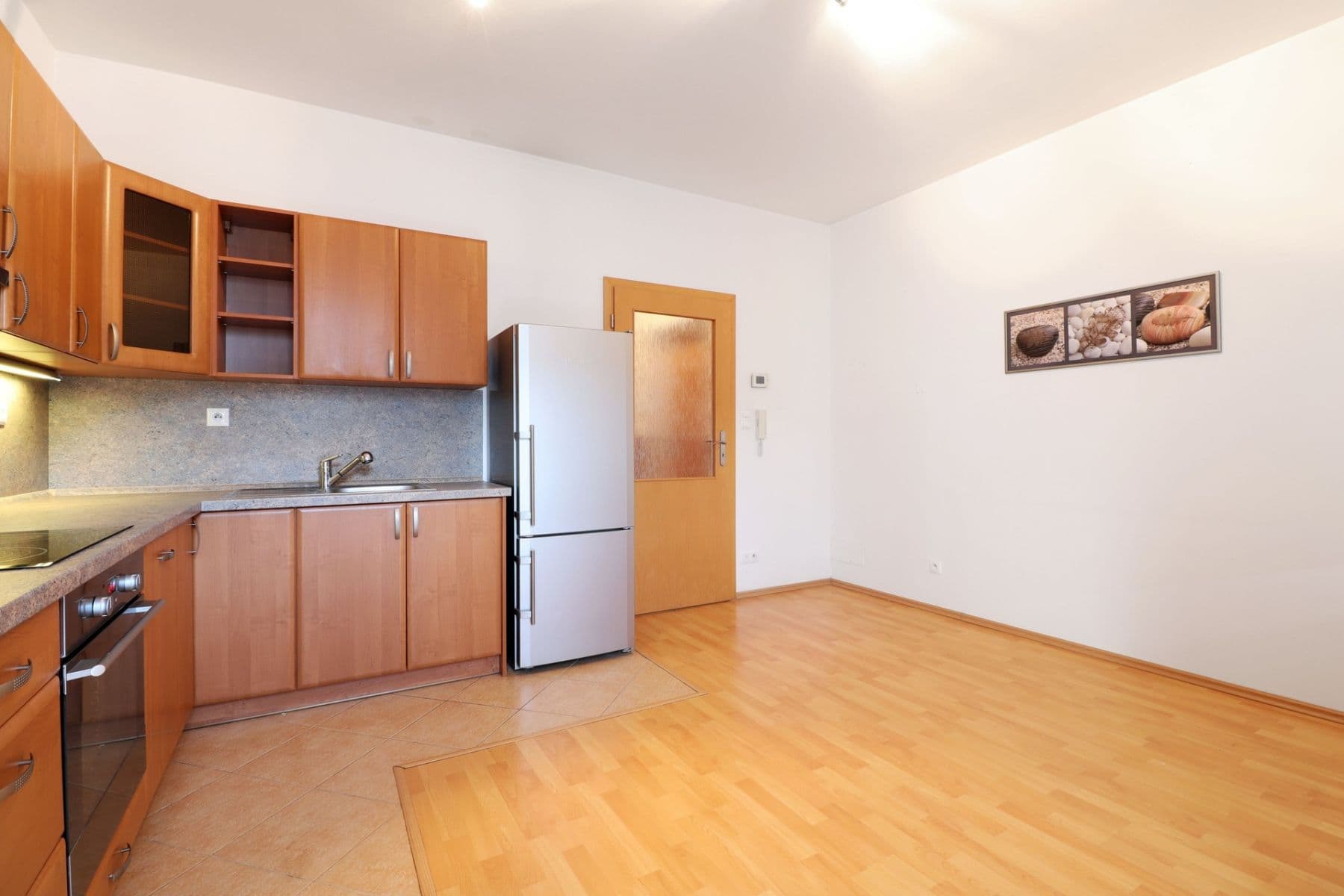 1 bedroom with open-plan kitchen flat to rent, 42 m², Meteorologická, Prague, Prague 1 bedroom with open-plan kitchen flat to rent, 42 m², Meteorologická, Prague, Prague