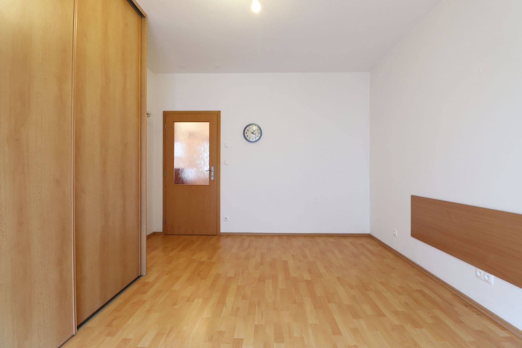 1 bedroom with open-plan kitchen flat to rent, 42 m², Meteorologická, Prague, Prague 1 bedroom with open-plan kitchen flat to rent, 42 m², Meteorologická, Prague, Prague