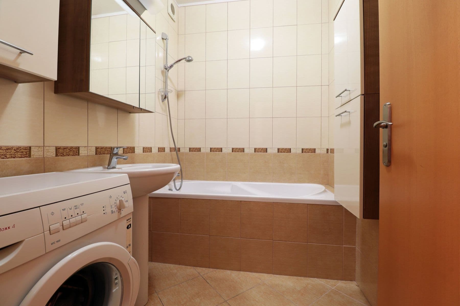 1 bedroom with open-plan kitchen flat to rent, 42 m², Meteorologická, Prague, Prague 1 bedroom with open-plan kitchen flat to rent, 42 m², Meteorologická, Prague, Prague