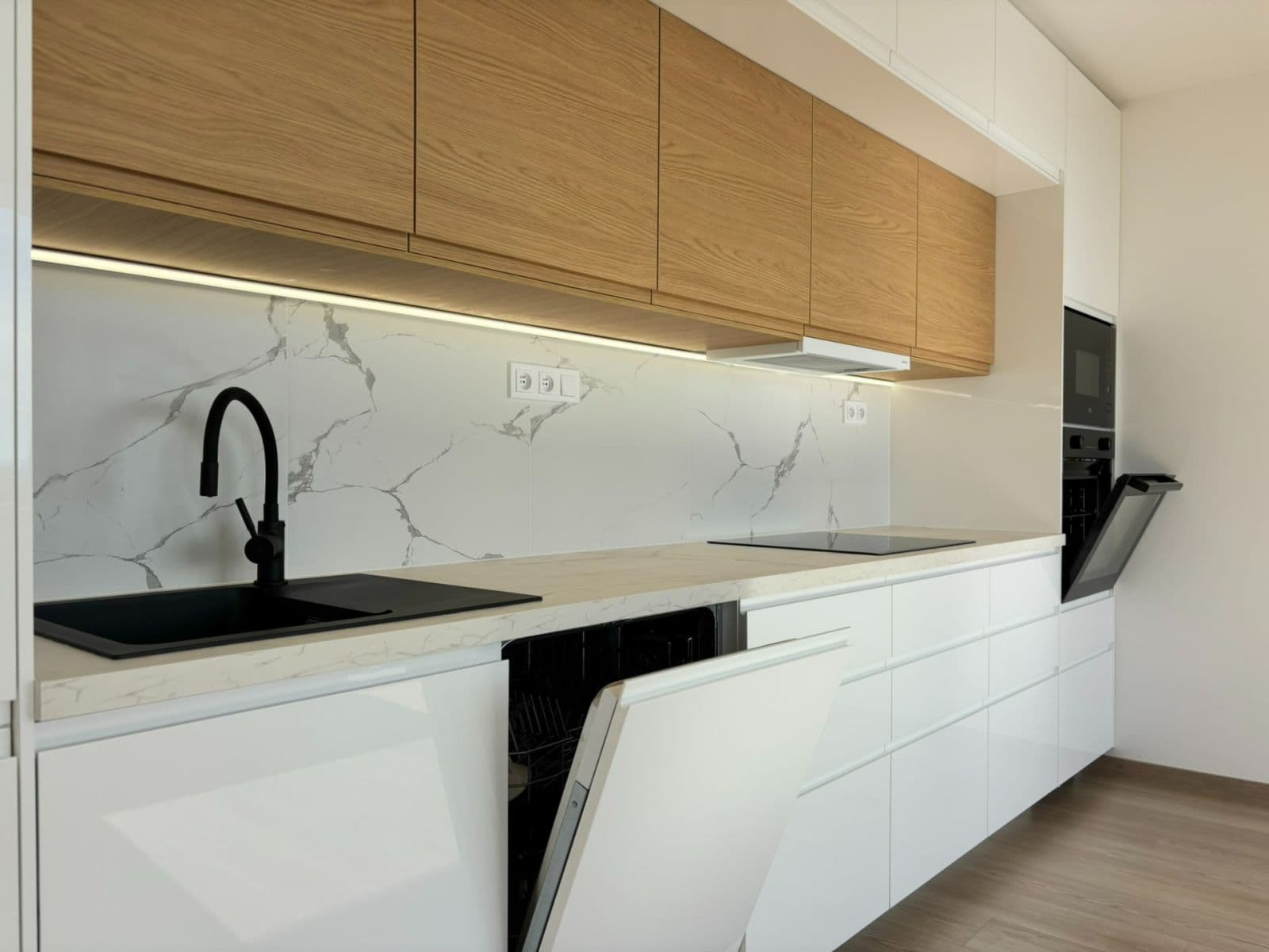 3 bedroom with open-plan kitchen flat for sale, 68 m², Litvínovská, Prague, Prague 3 bedroom with open-plan kitchen flat for sale, 68 m², Litvínovská, Prague, Prague