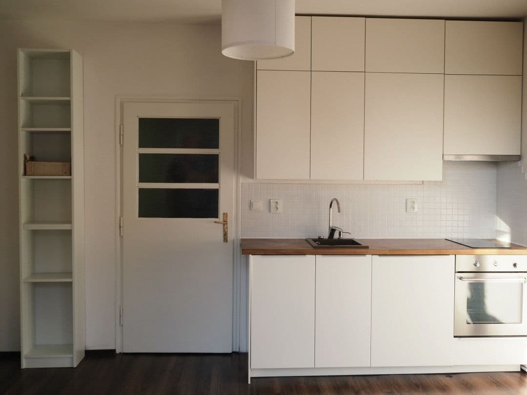 1 bedroom with open-plan kitchen flat to rent, 40 m², Královická, Prague, Prague 1 bedroom with open-plan kitchen flat to rent, 40 m², Královická, Prague, Prague