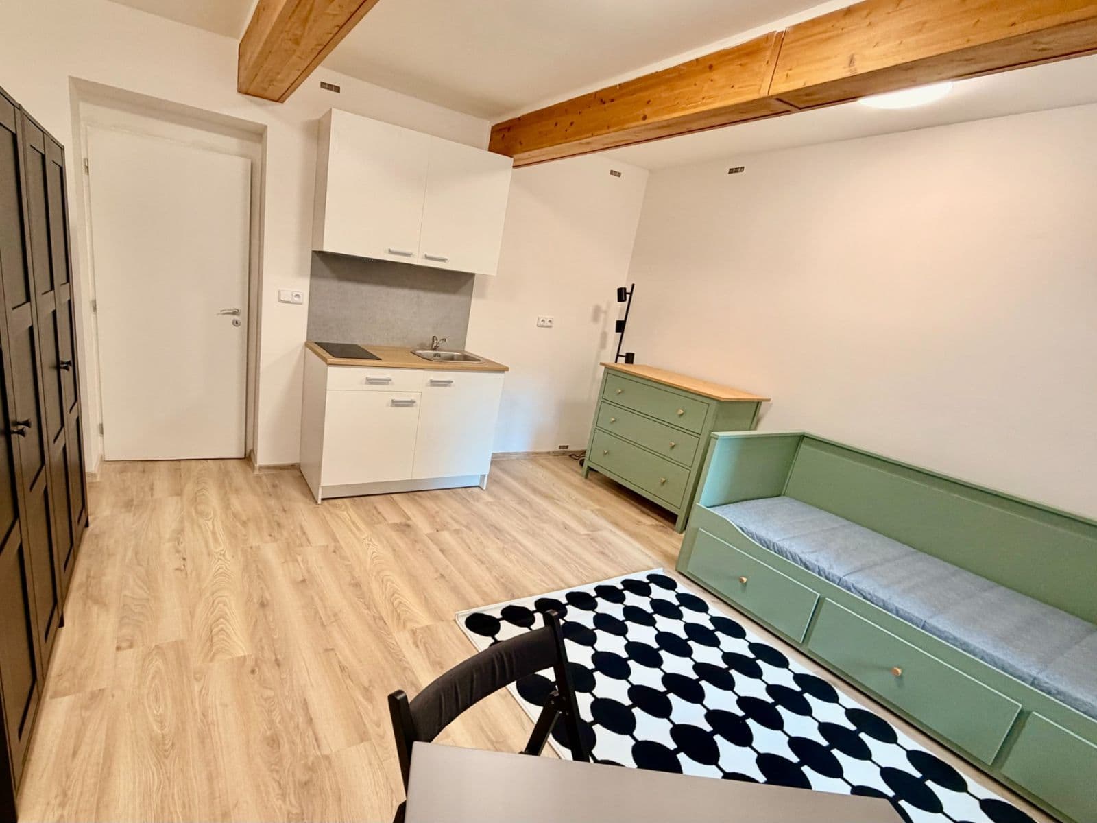 Studio flat to rent, 32 m², Bulharská, Prague, Prague Studio flat to rent, 32 m², Bulharská, Prague, Prague