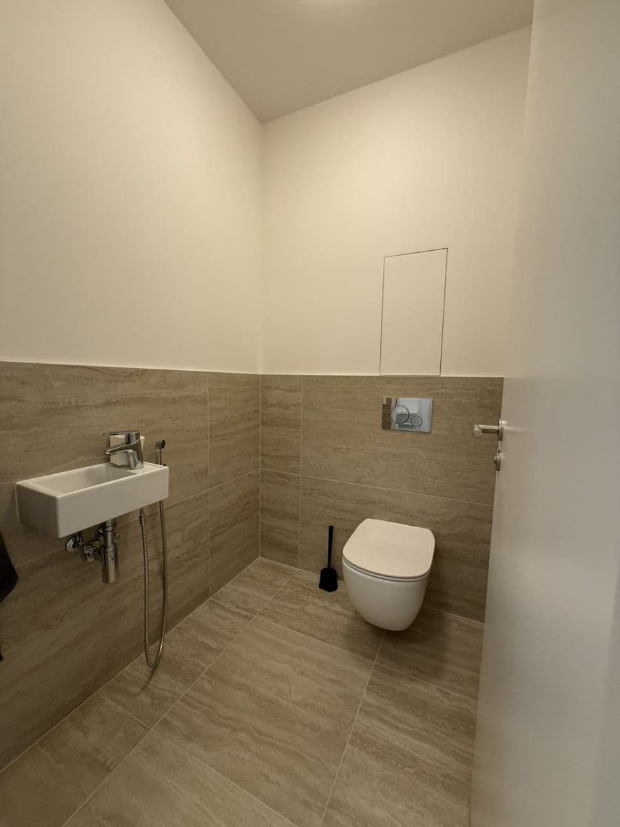 2 bedroom with open-plan kitchen flat to rent, 79 m², Laponská, Prague, Prague 2 bedroom with open-plan kitchen flat to rent, 79 m², Laponská, Prague, Prague