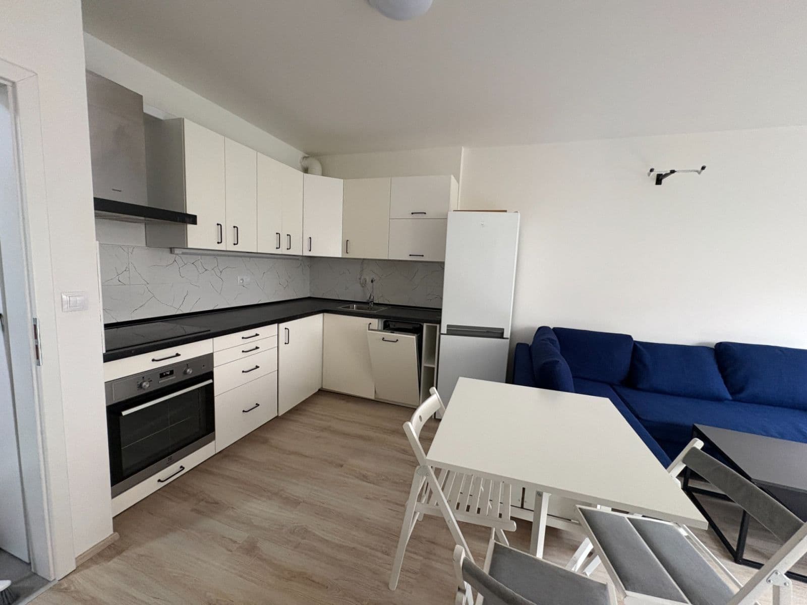 1 bedroom with open-plan kitchen flat to rent, 55 m², Tupolevova, Prague, Prague 1 bedroom with open-plan kitchen flat to rent, 55 m², Tupolevova, Prague, Prague