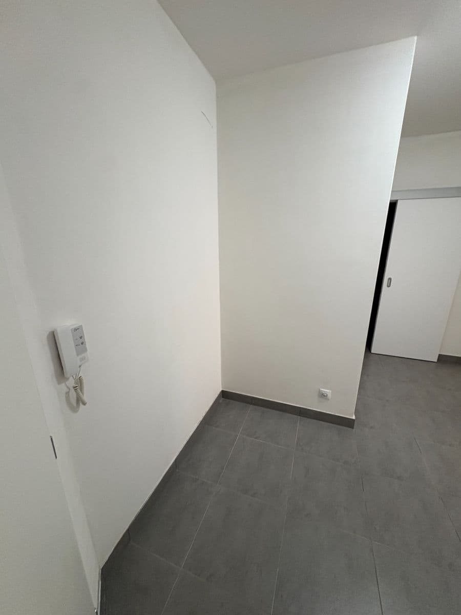 1 bedroom with open-plan kitchen flat to rent, 55 m², Tupolevova, Prague, Prague 1 bedroom with open-plan kitchen flat to rent, 55 m², Tupolevova, Prague, Prague