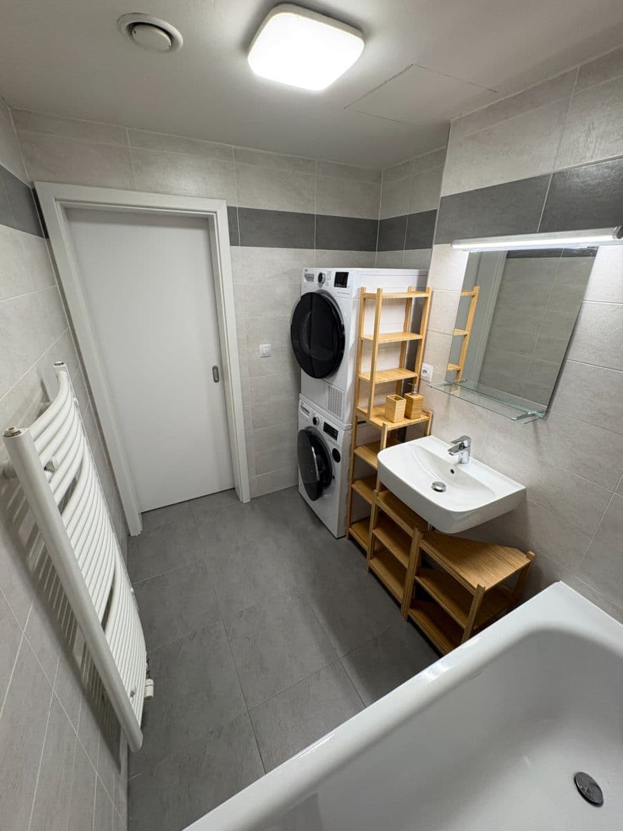 1 bedroom with open-plan kitchen flat to rent, 55 m², Tupolevova, Prague, Prague 1 bedroom with open-plan kitchen flat to rent, 55 m², Tupolevova, Prague, Prague