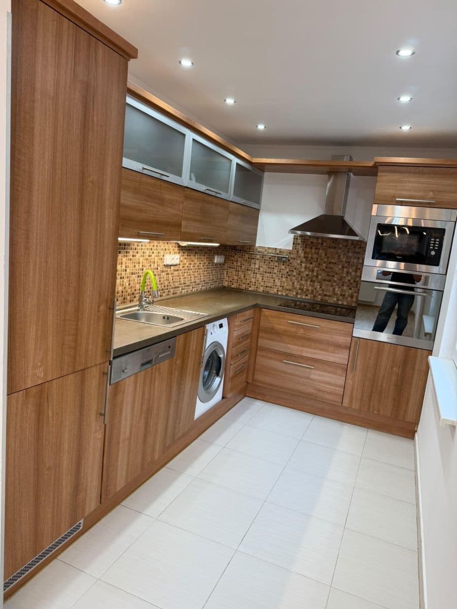 2 bedroom with open-plan kitchen flat to rent, 68 m², Šimonova, Prague, Prague 2 bedroom with open-plan kitchen flat to rent, 68 m², Šimonova, Prague, Prague