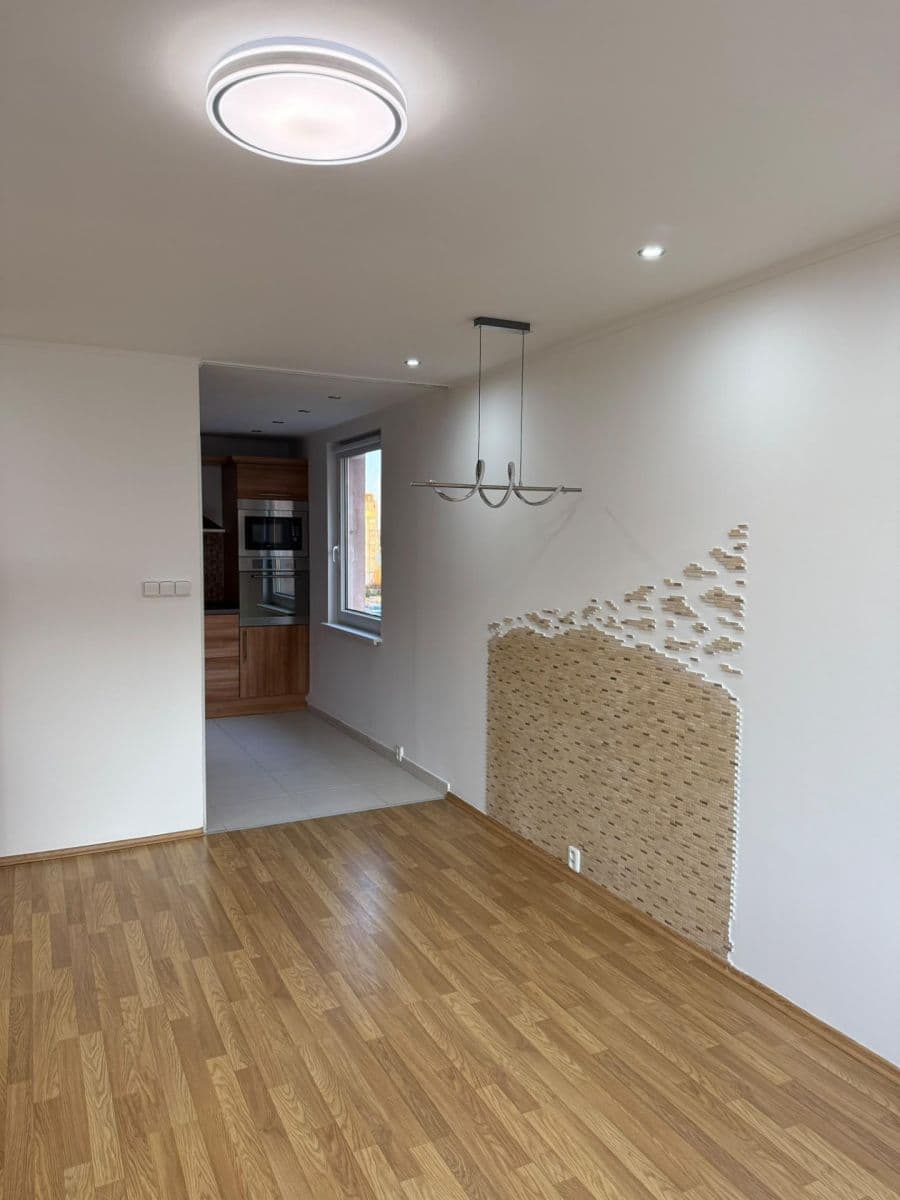 2 bedroom with open-plan kitchen flat to rent, 68 m², Šimonova, Prague, Prague 2 bedroom with open-plan kitchen flat to rent, 68 m², Šimonova, Prague, Prague