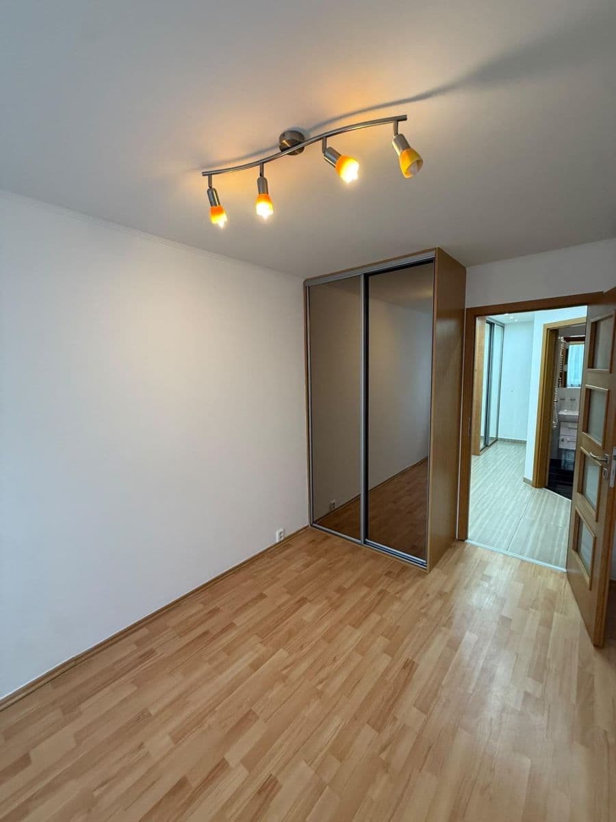 2 bedroom with open-plan kitchen flat to rent, 68 m², Šimonova, Prague, Prague 2 bedroom with open-plan kitchen flat to rent, 68 m², Šimonova, Prague, Prague