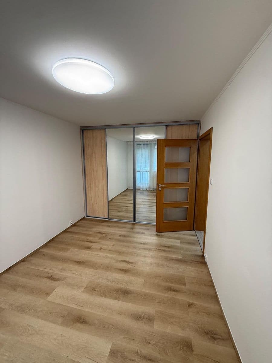 2 bedroom with open-plan kitchen flat to rent, 68 m², Šimonova, Prague, Prague 2 bedroom with open-plan kitchen flat to rent, 68 m², Šimonova, Prague, Prague