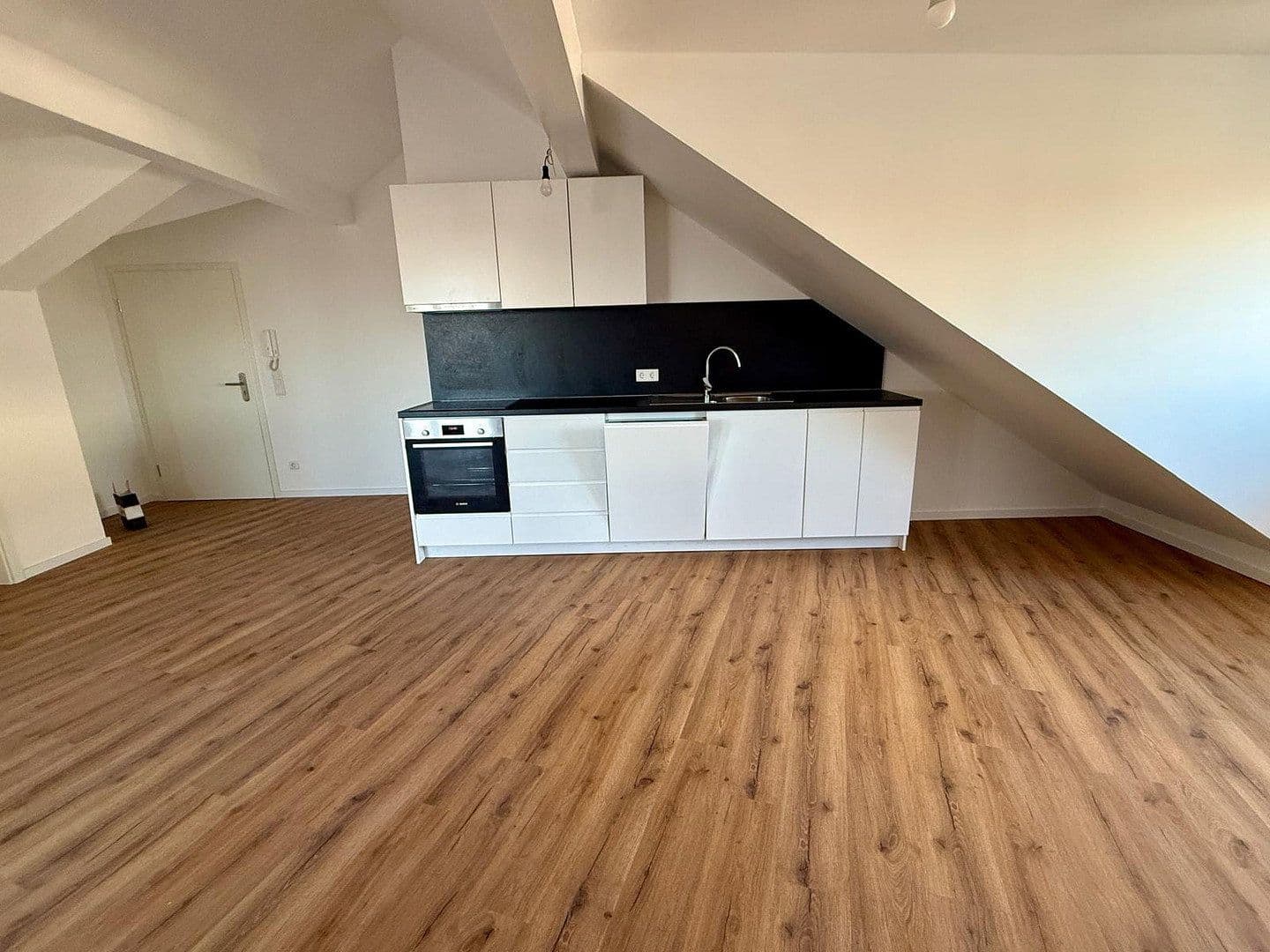 2 bedroom with open-plan kitchen flat to rent, 85 m², Stromerstr. 1/1A, Nürnberg, Bavaria 2 bedroom with open-plan kitchen flat to rent, 85 m², Stromerstr. 1/1A, Nürnberg, Bavaria