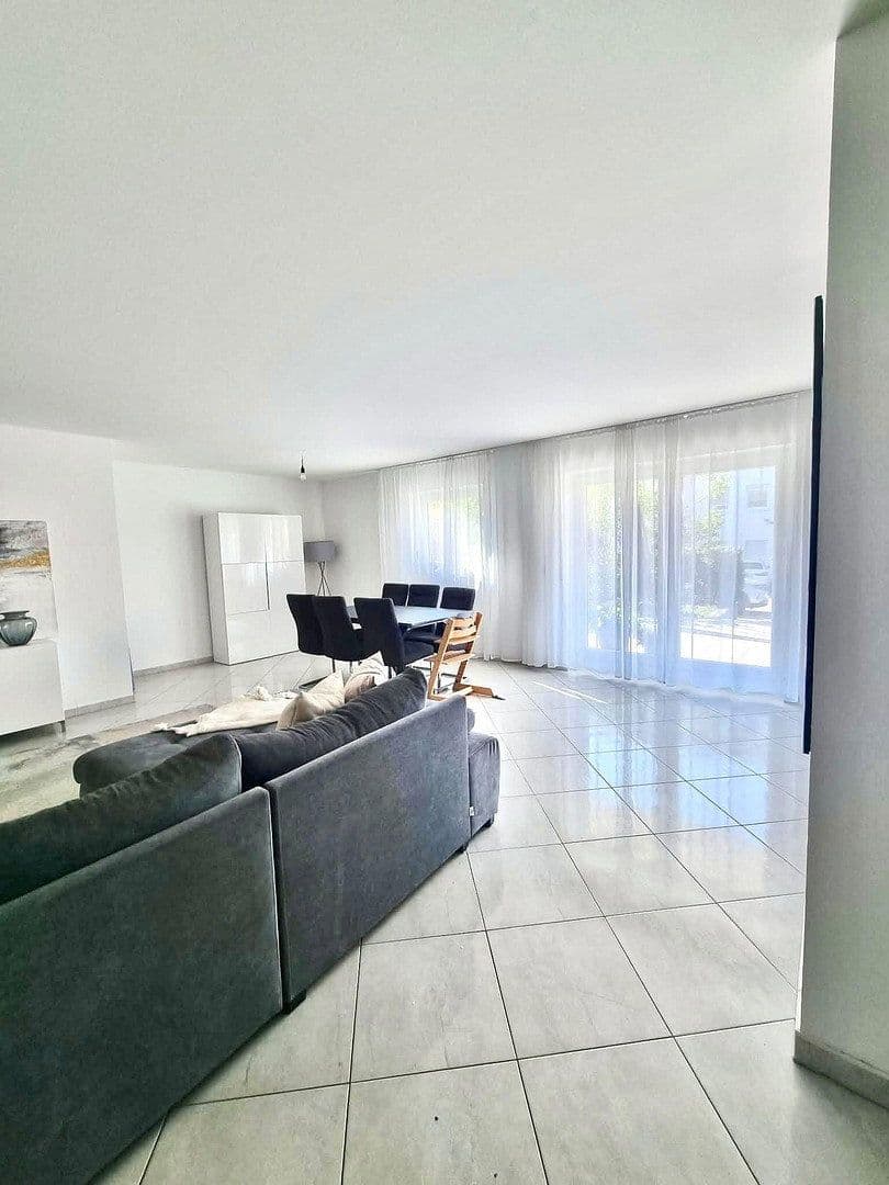 4 bedroom flat for sale, 132 m², Rüsselsheim am Main, Hesse 4 bedroom flat for sale, 132 m², Rüsselsheim am Main, Hesse