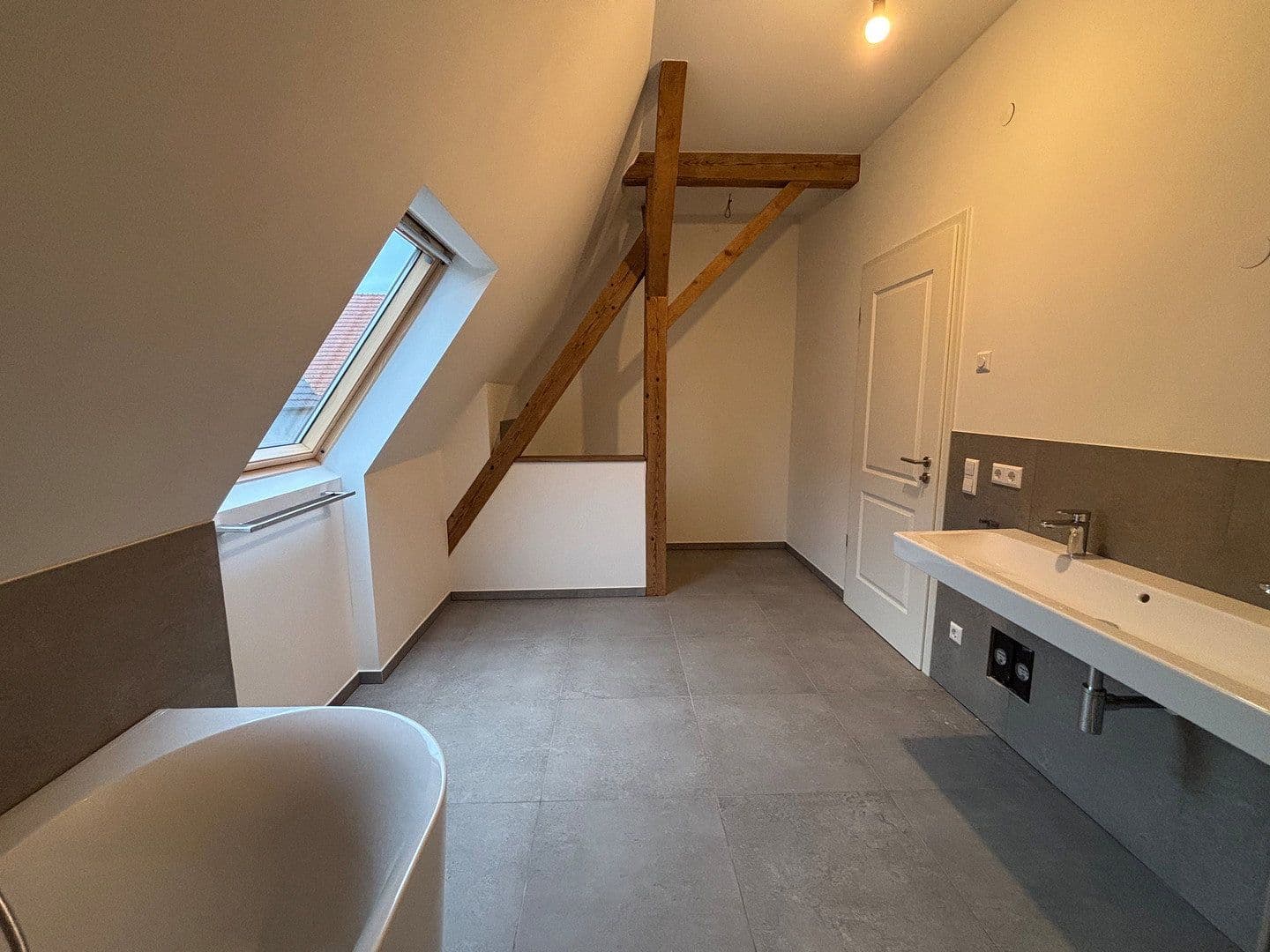 3 bedroom with open-plan kitchen flat to rent, 147 m², Niefern-Öschelbronn, Baden-Württemberg 3 bedroom with open-plan kitchen flat to rent, 147 m², Niefern-Öschelbronn, Baden-Württemberg