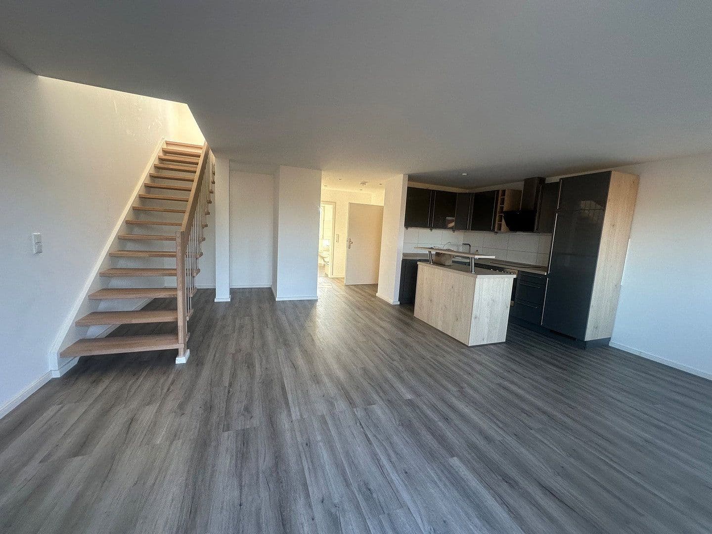 2 bedroom with open-plan kitchen flat to rent, 106 m², Mannheim, Baden-Württemberg 2 bedroom with open-plan kitchen flat to rent, 106 m², Mannheim, Baden-Württemberg