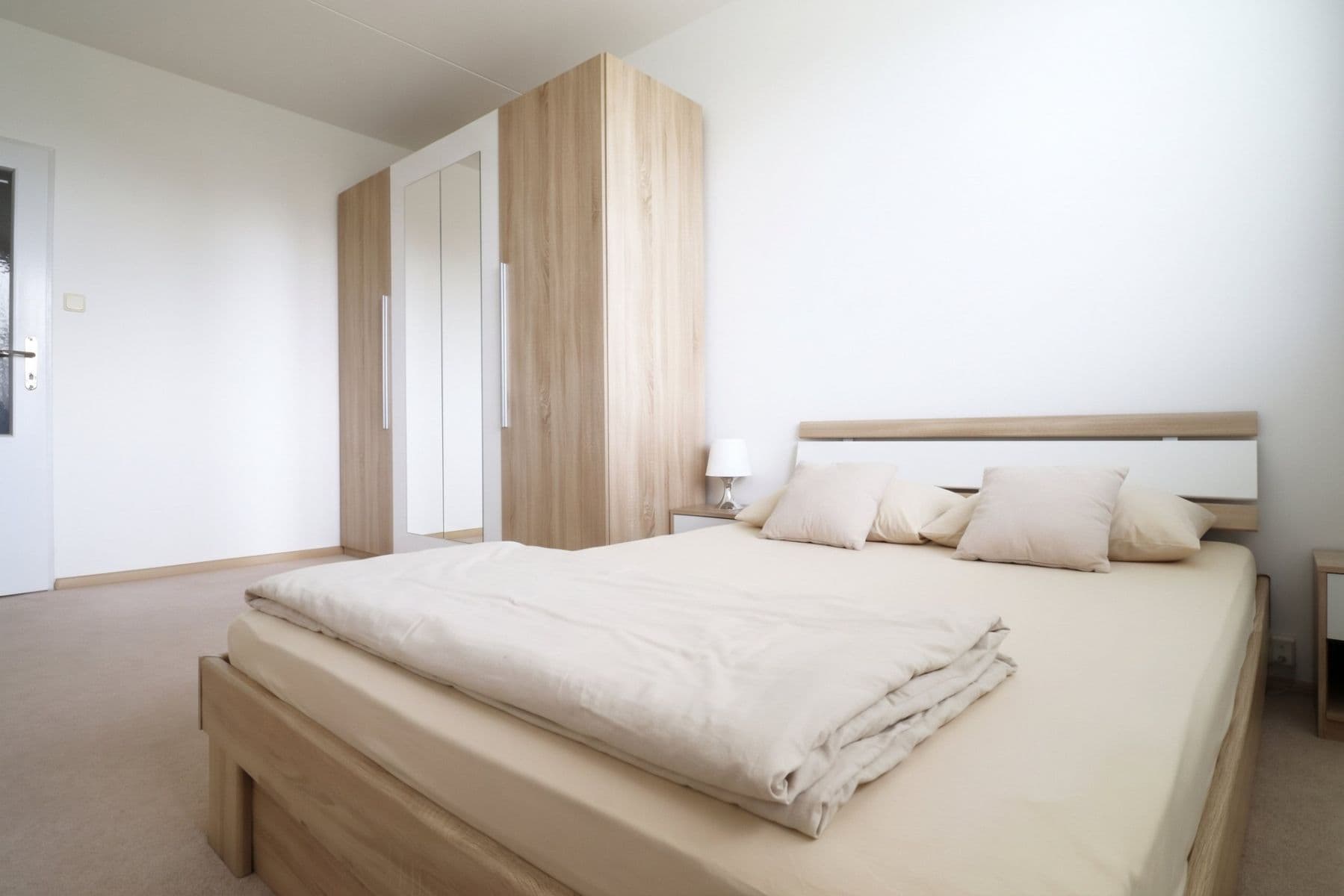 1 bedroom with open-plan kitchen flat to rent, 40 m², Makovského, Prague, Prague 1 bedroom with open-plan kitchen flat to rent, 40 m², Makovského, Prague, Prague