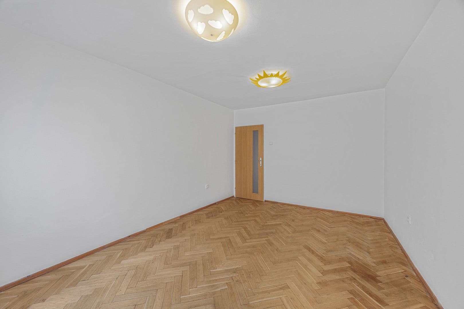 3 bedroom flat to rent, 71 m², Svépomoci, Prague, Prague 3 bedroom flat to rent, 71 m², Svépomoci, Prague, Prague