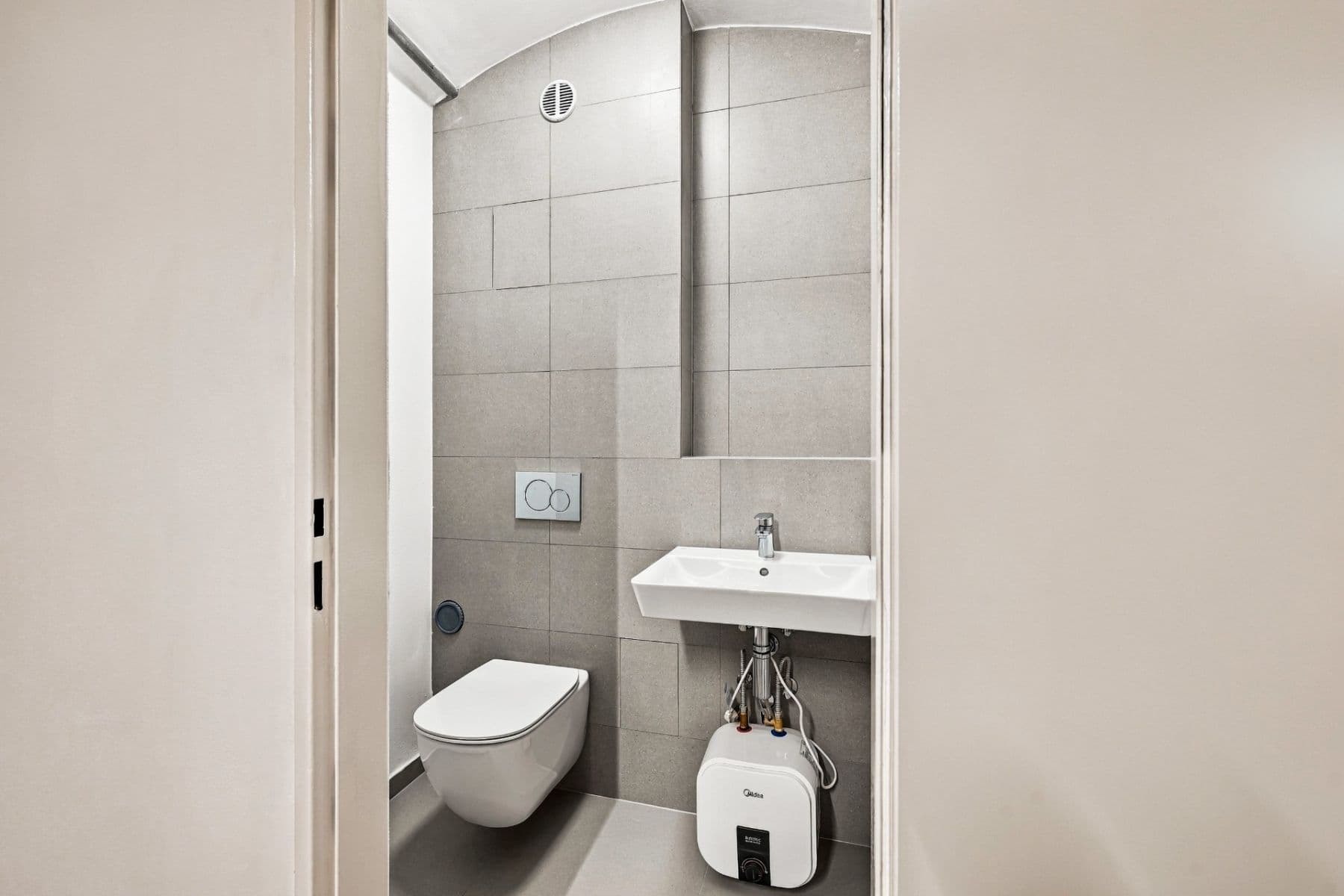 non-residential property to rent, 26 m², Sezimova, Prague, Prague non-residential property to rent, 26 m², Sezimova, Prague, Prague