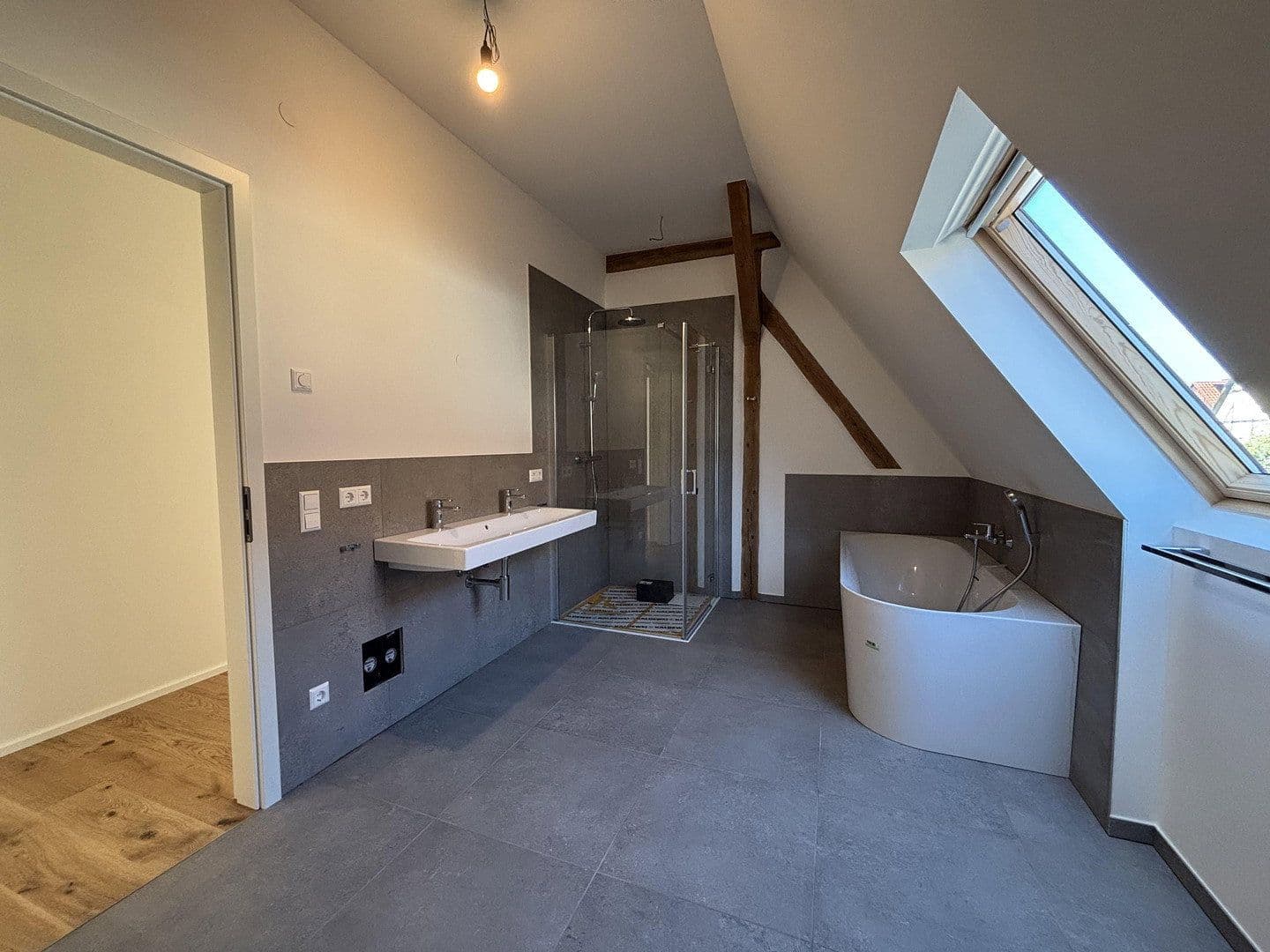 3 bedroom with open-plan kitchen flat to rent, 147 m², Niefern-Öschelbronn, Baden-Württemberg 3 bedroom with open-plan kitchen flat to rent, 147 m², Niefern-Öschelbronn, Baden-Württemberg