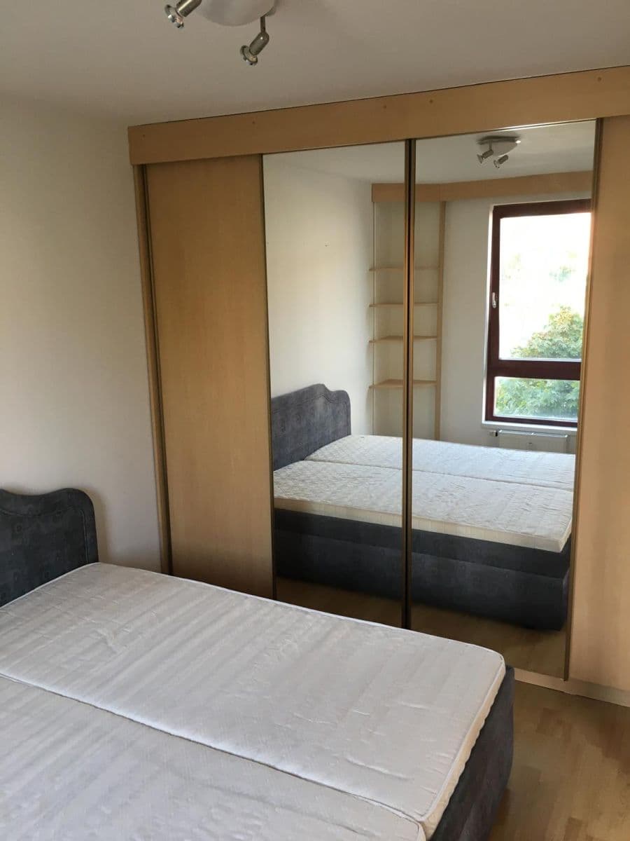 1 bedroom with open-plan kitchen flat to rent, 43 m², Jaroslava Foglara, Prague, Prague 1 bedroom with open-plan kitchen flat to rent, 43 m², Jaroslava Foglara, Prague, Prague