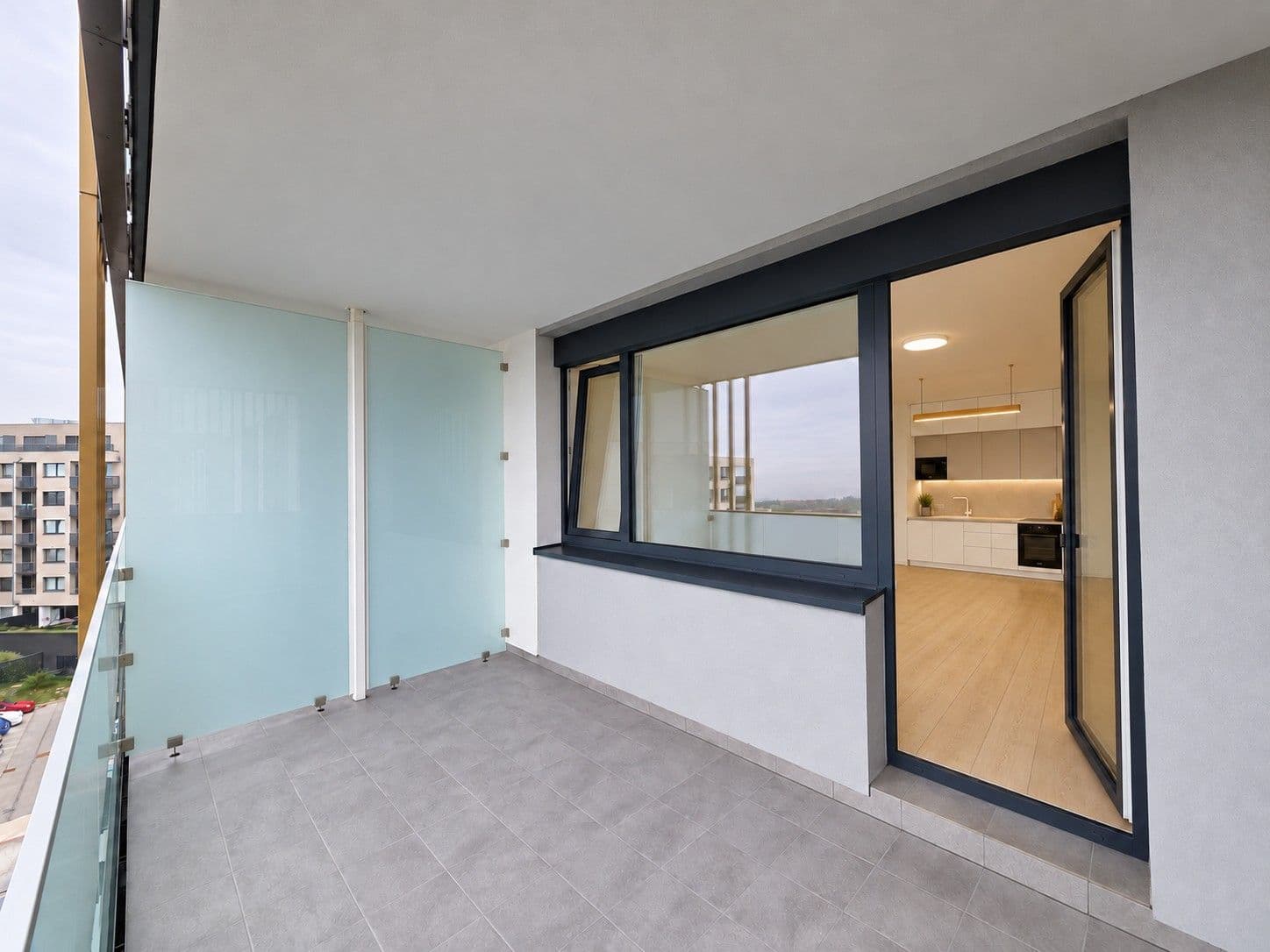 3 bedroom with open-plan kitchen flat to rent, 100 m², Gollové, Prague, Prague 3 bedroom with open-plan kitchen flat to rent, 100 m², Gollové, Prague, Prague
