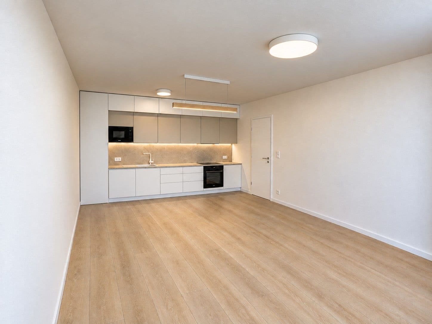 3 bedroom with open-plan kitchen flat to rent, 100 m², Gollové, Prague, Prague 3 bedroom with open-plan kitchen flat to rent, 100 m², Gollové, Prague, Prague
