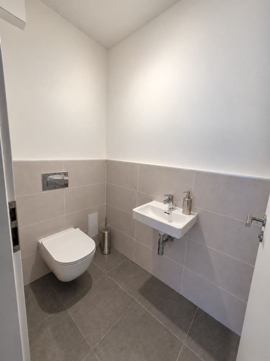 3 bedroom with open-plan kitchen flat to rent, 100 m², Gollové, Prague, Prague 3 bedroom with open-plan kitchen flat to rent, 100 m², Gollové, Prague, Prague