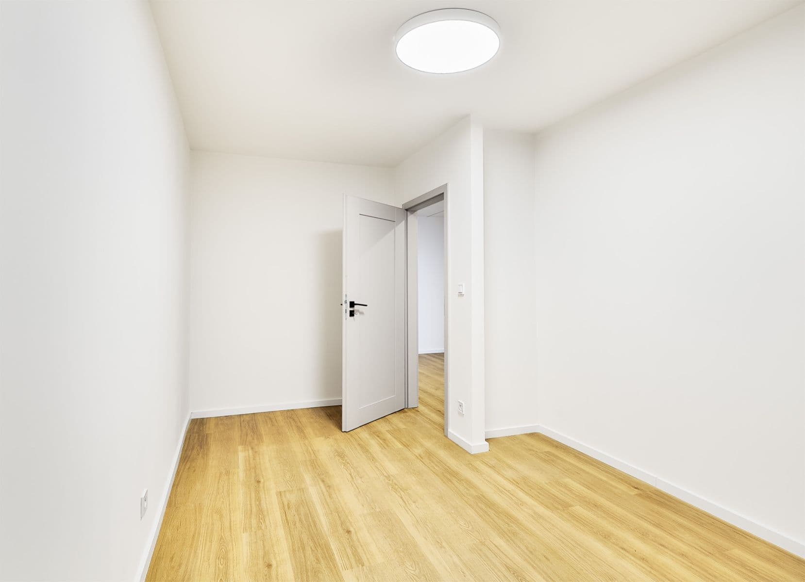 3 bedroom with open-plan kitchen flat for sale, 81 m², Urbánkova, Prague, Prague 3 bedroom with open-plan kitchen flat for sale, 81 m², Urbánkova, Prague, Prague