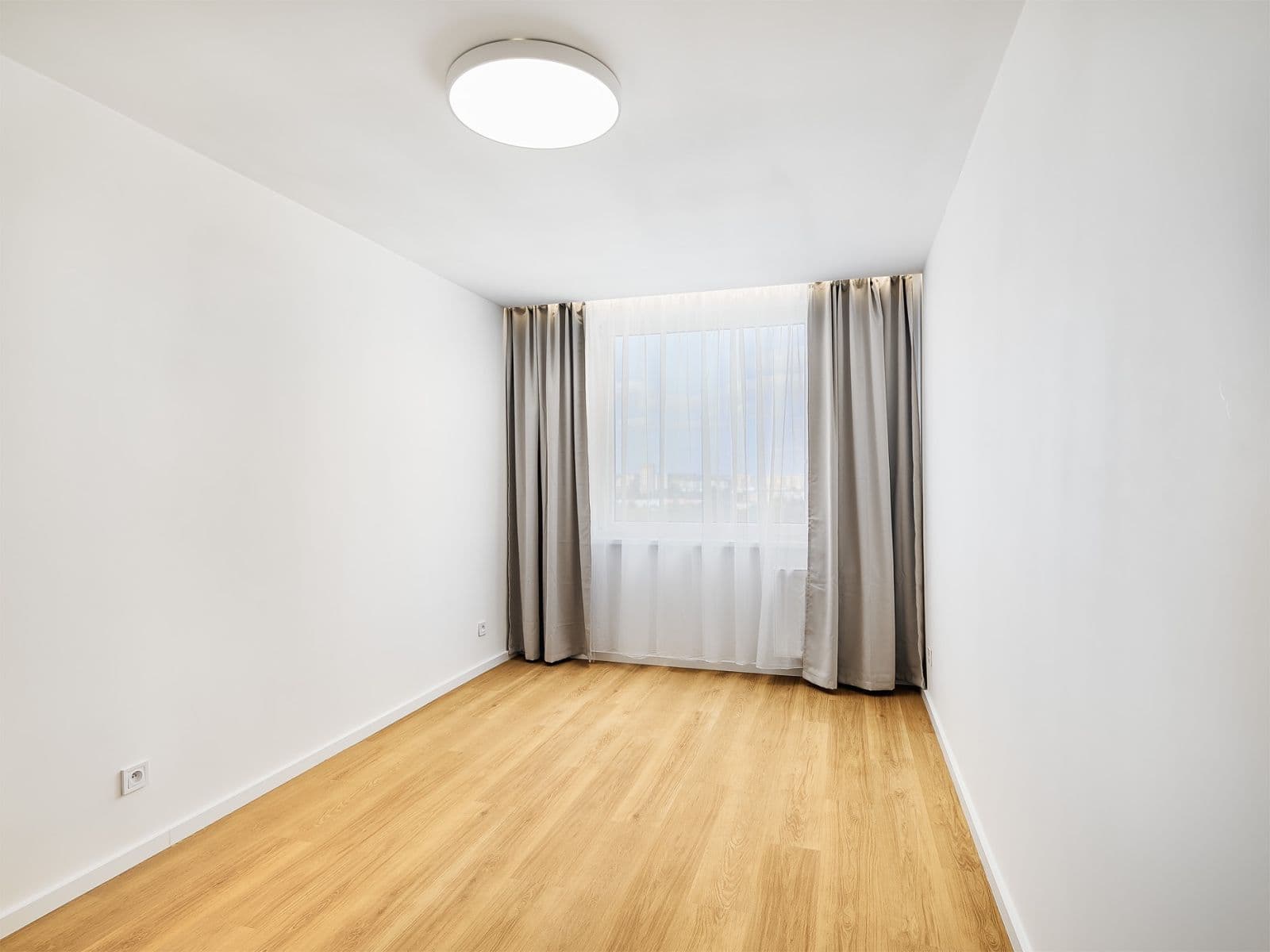 3 bedroom with open-plan kitchen flat for sale, 81 m², Urbánkova, Prague, Prague 3 bedroom with open-plan kitchen flat for sale, 81 m², Urbánkova, Prague, Prague