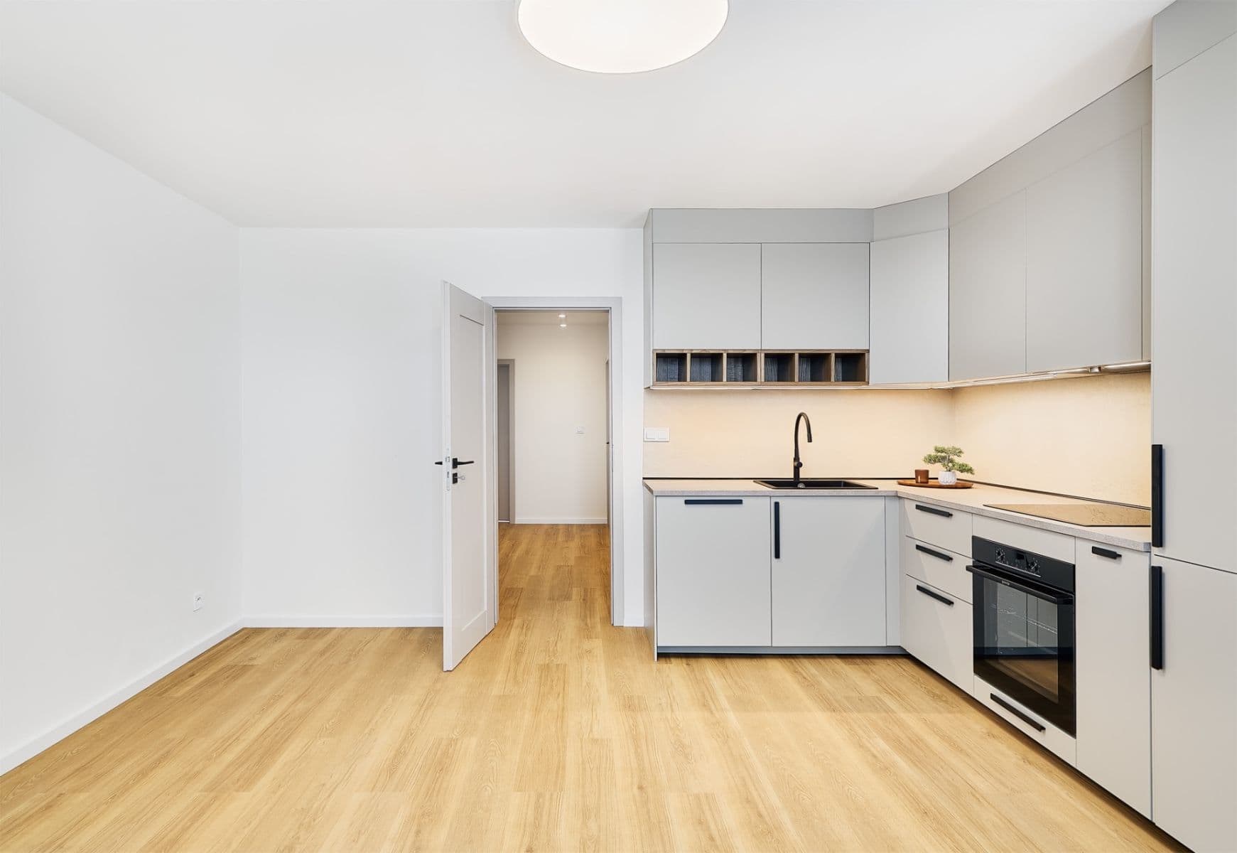 3 bedroom with open-plan kitchen flat for sale, 81 m², Urbánkova, Prague, Prague 3 bedroom with open-plan kitchen flat for sale, 81 m², Urbánkova, Prague, Prague