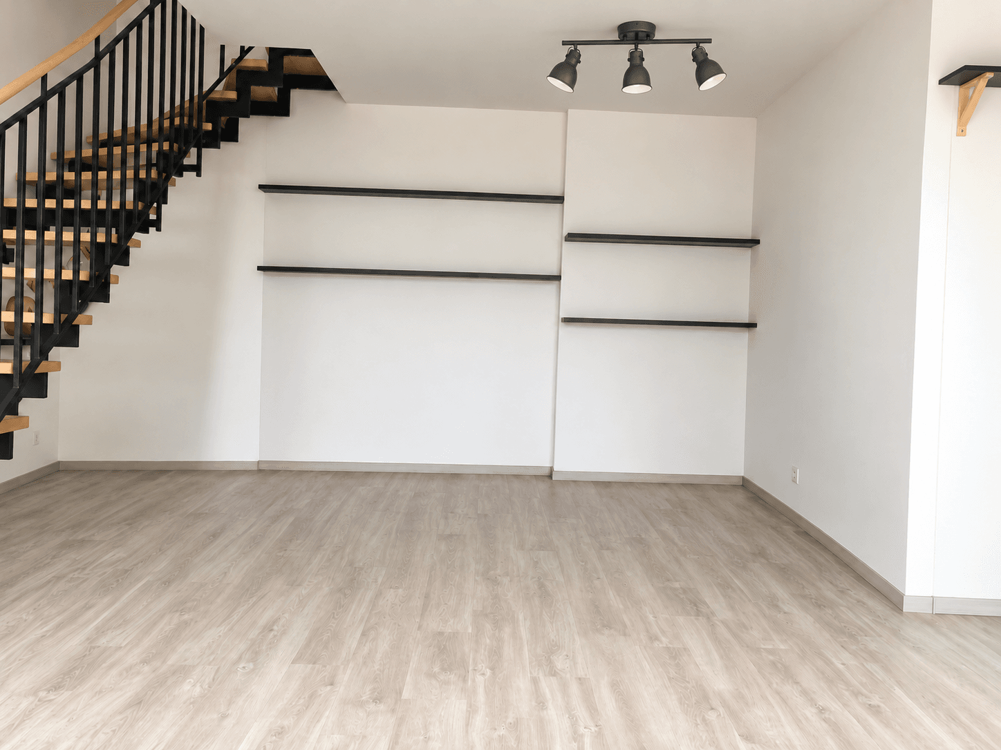 1 bedroom with open-plan kitchen flat to rent, 81 m², Bubenská, Prague, Prague 1 bedroom with open-plan kitchen flat to rent, 81 m², Bubenská, Prague, Prague