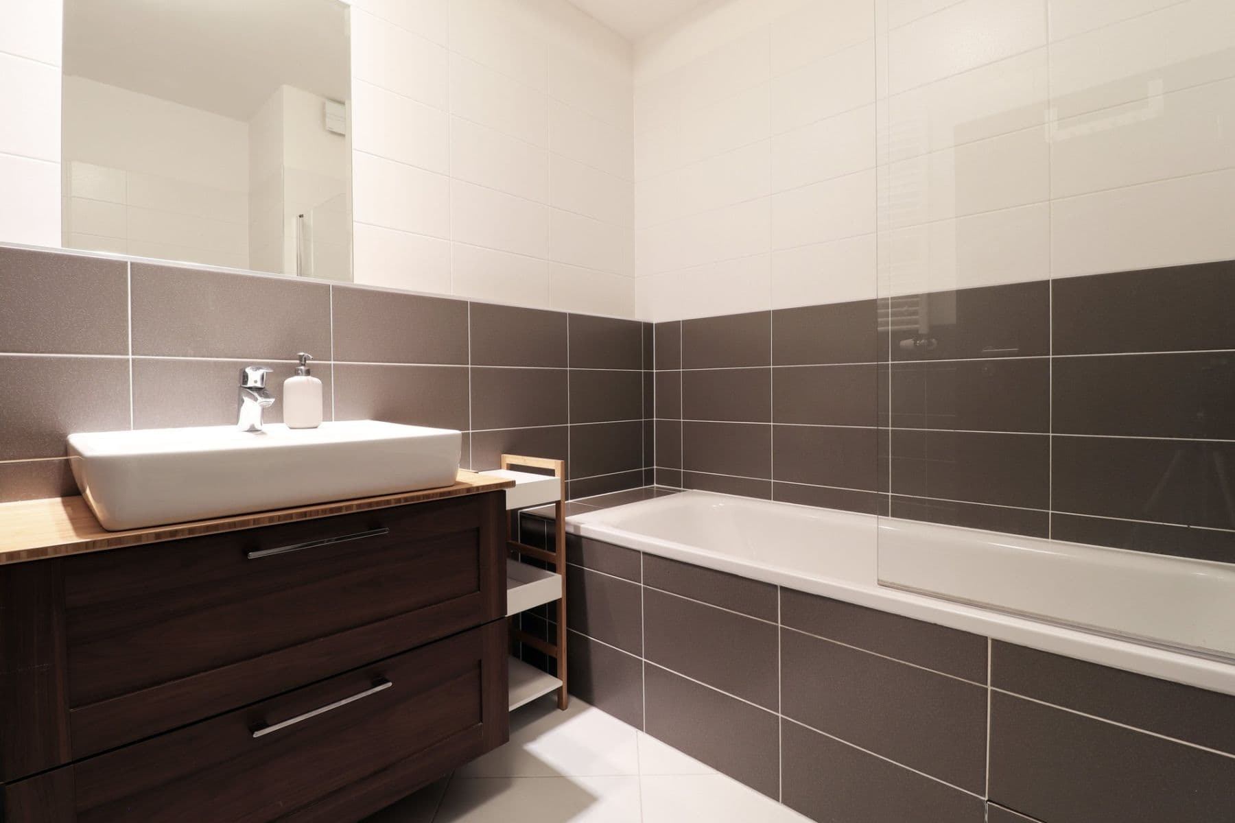 1 bedroom with open-plan kitchen flat to rent, 43 m², Makedonská, Prague, Prague 1 bedroom with open-plan kitchen flat to rent, 43 m², Makedonská, Prague, Prague